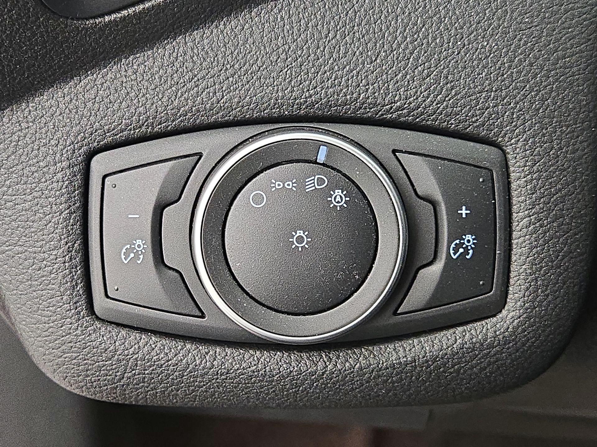 Thumbnail: 2017 Ford C-Max - 13