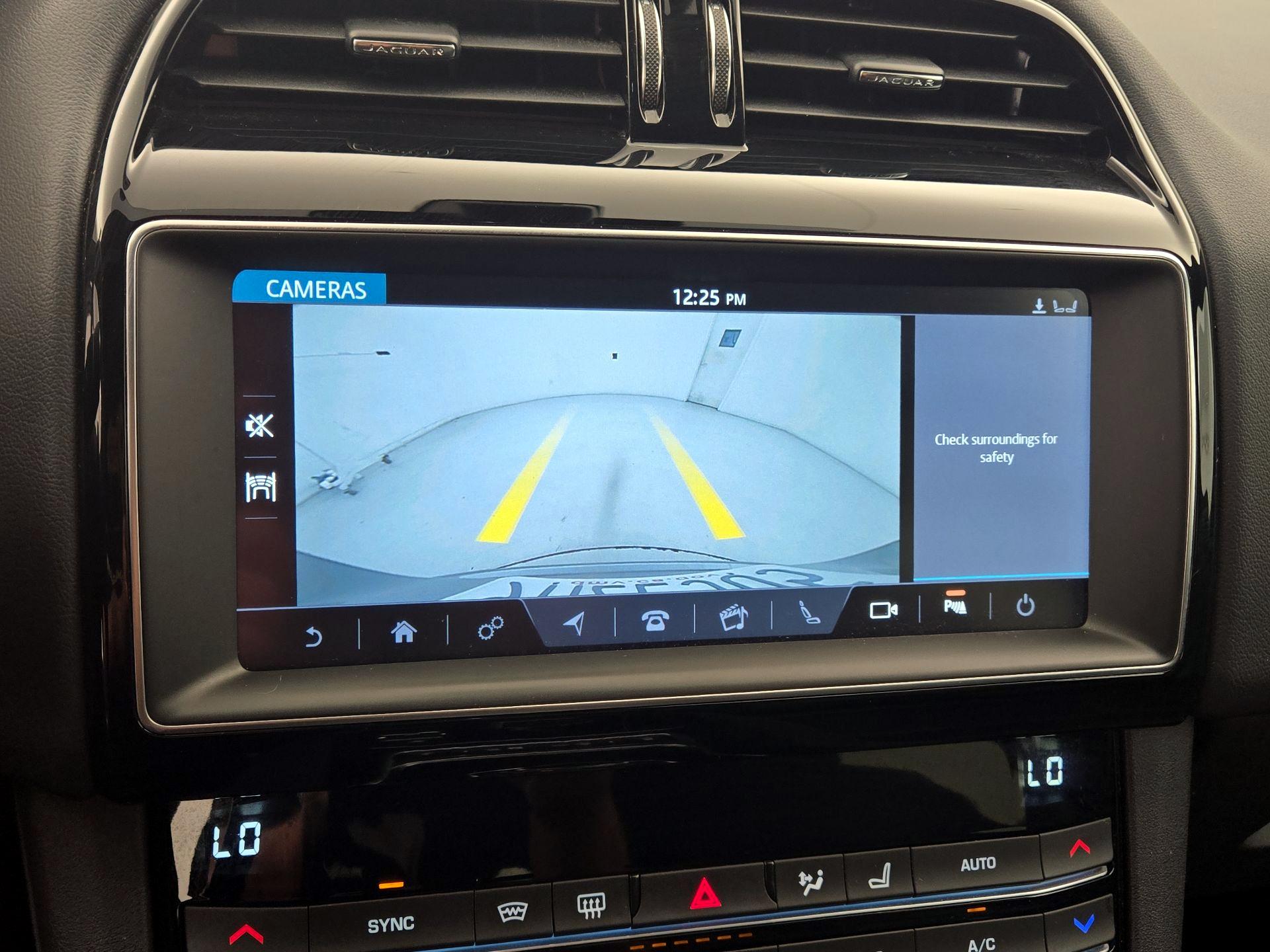 Thumbnail: 2020 Jaguar F-Pace - 15