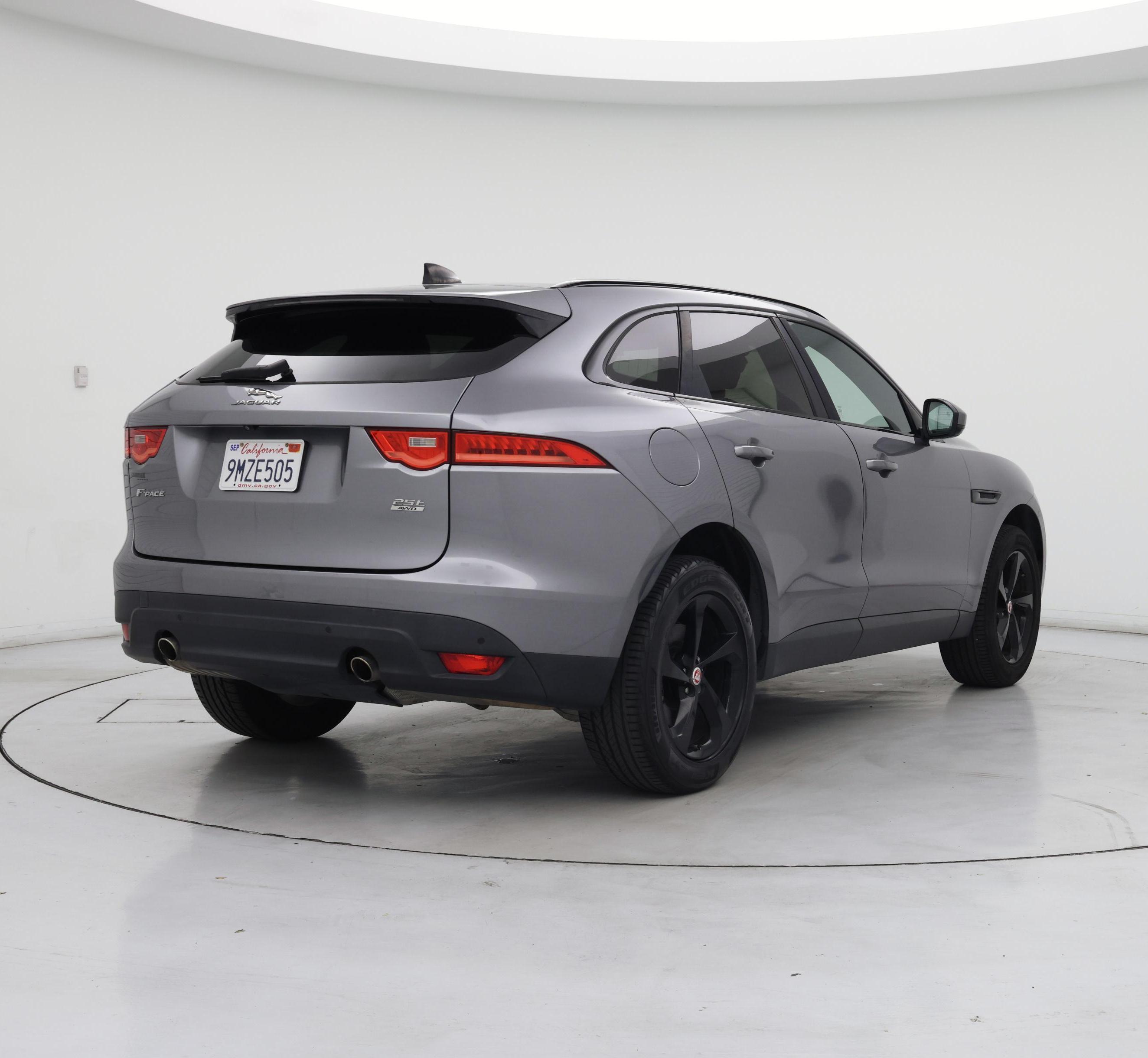 Thumbnail: 2020 Jaguar F-Pace - 8