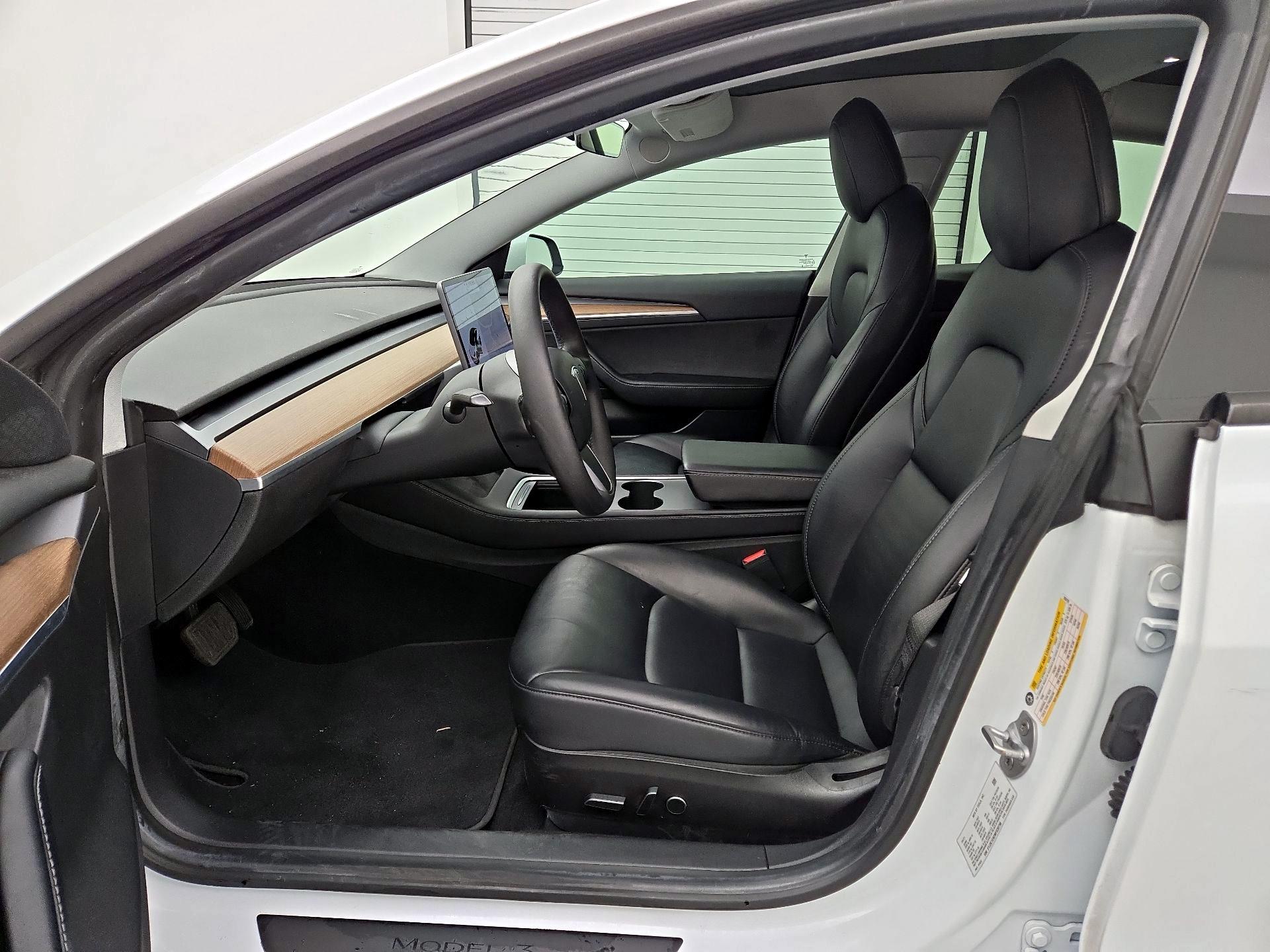 Thumbnail: 2021 Tesla Model 3 - 11