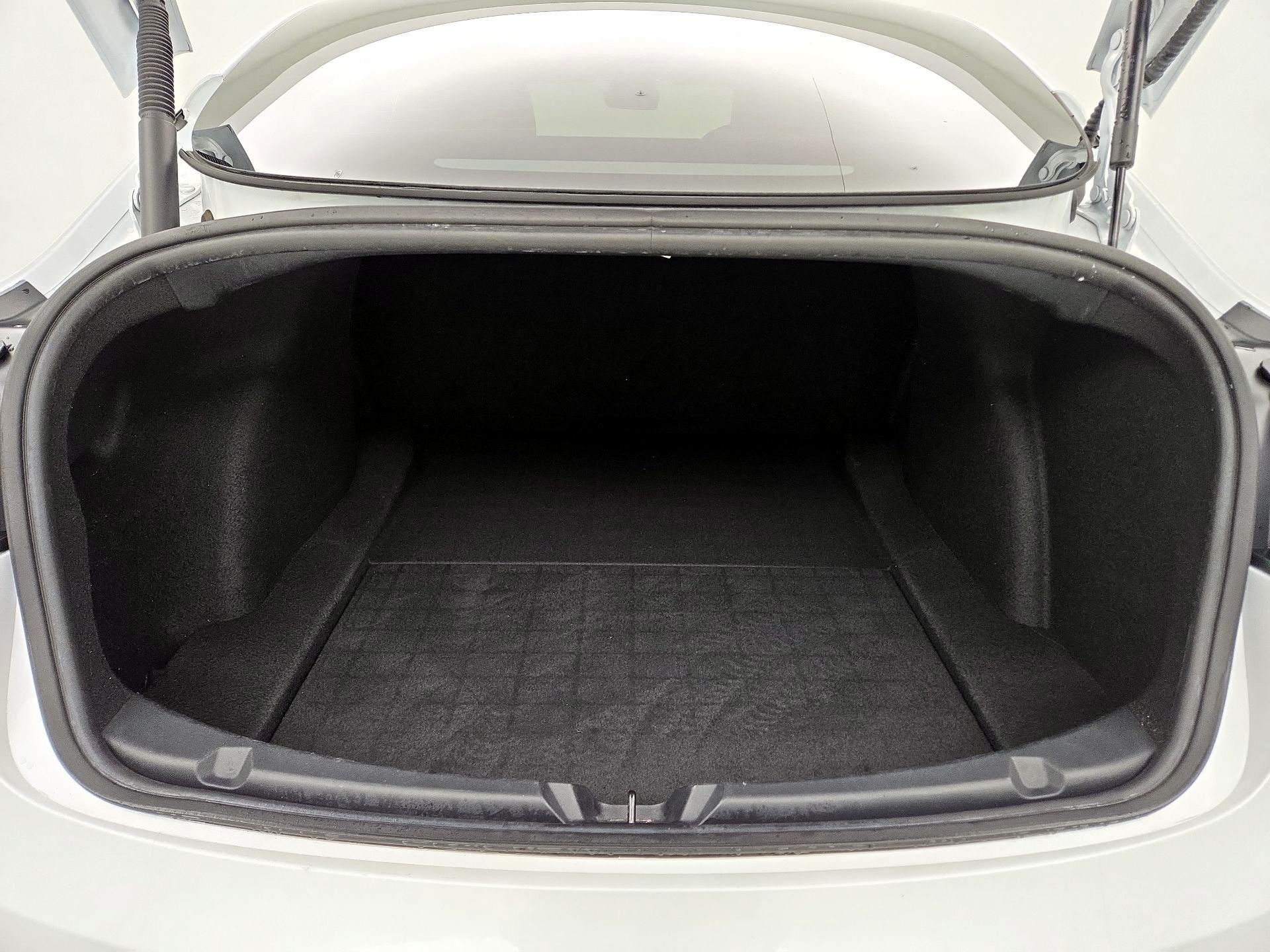 Thumbnail: 2021 Tesla Model 3 - 19