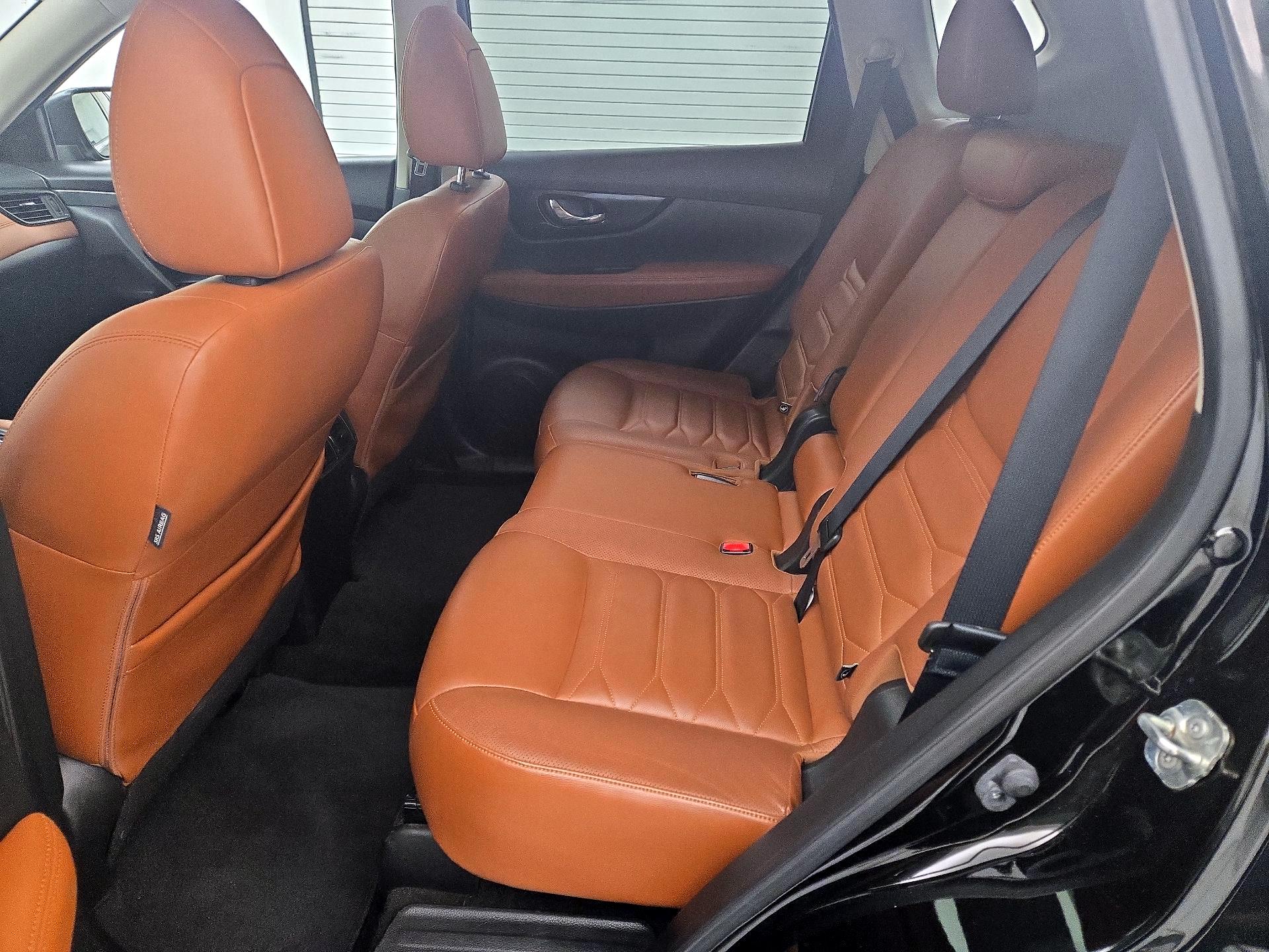 Thumbnail: 2018 Nissan Rogue - 20