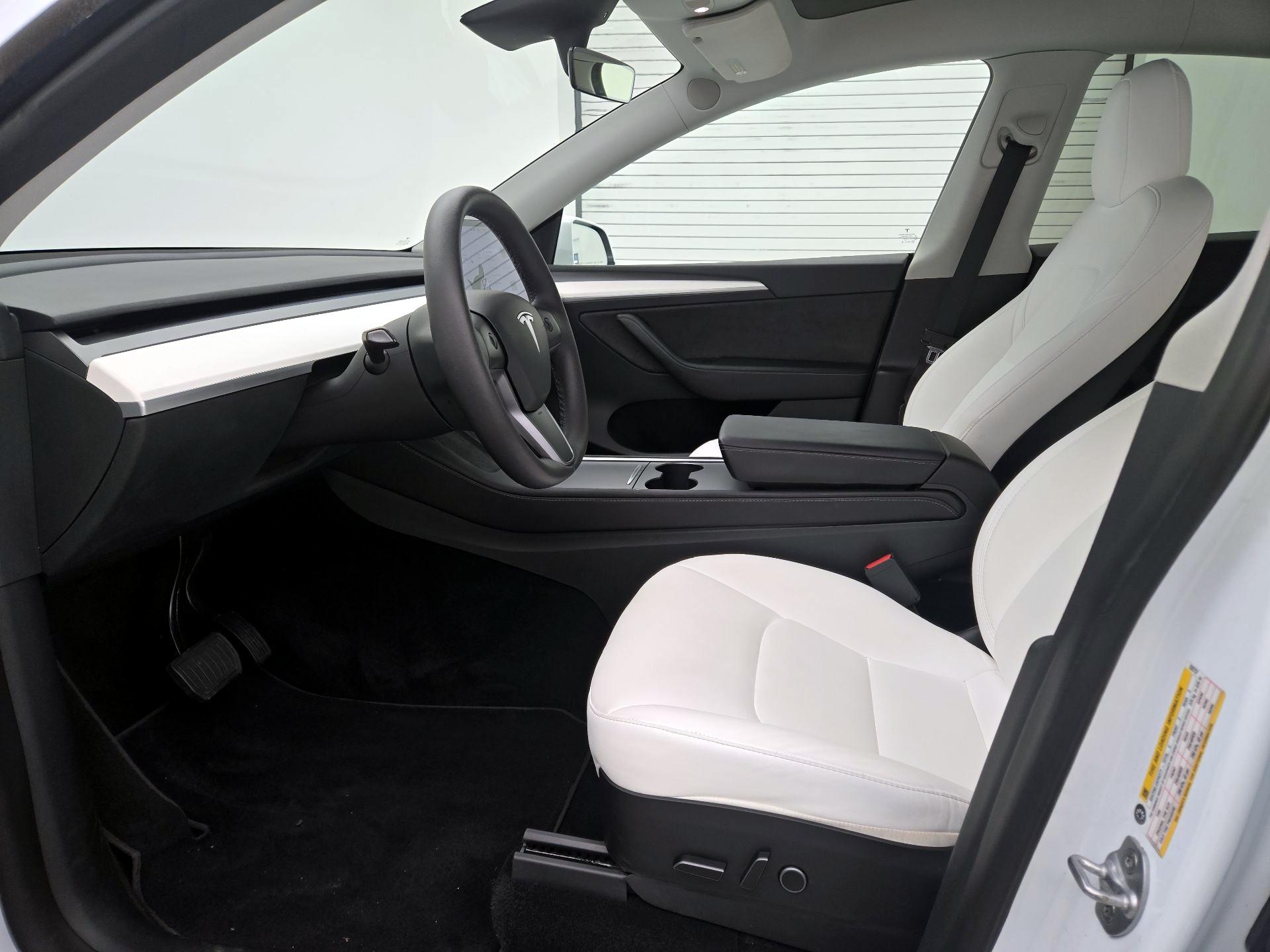 Thumbnail: 2023 Tesla Model Y - 11