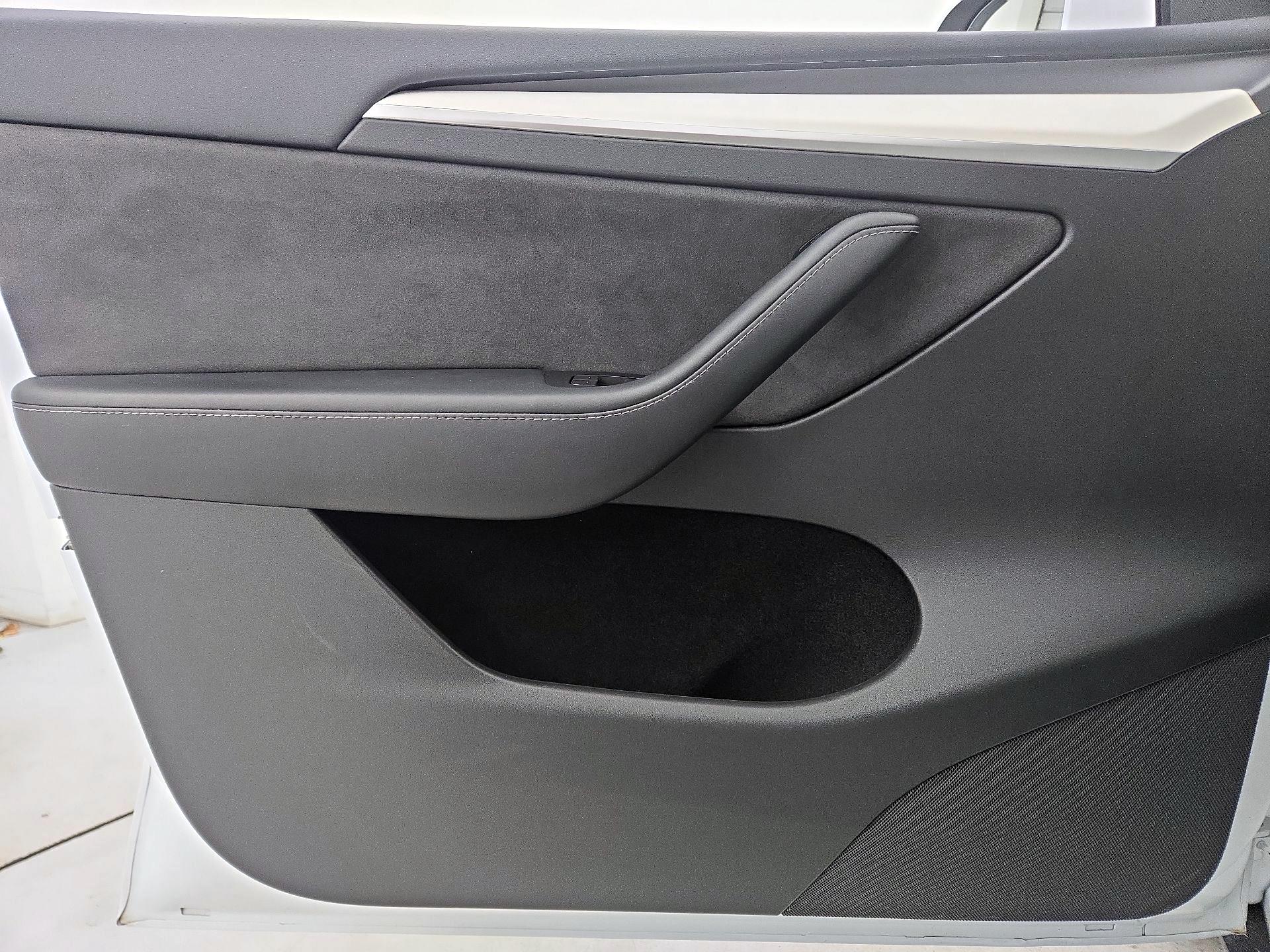 Thumbnail: 2023 Tesla Model Y - 12