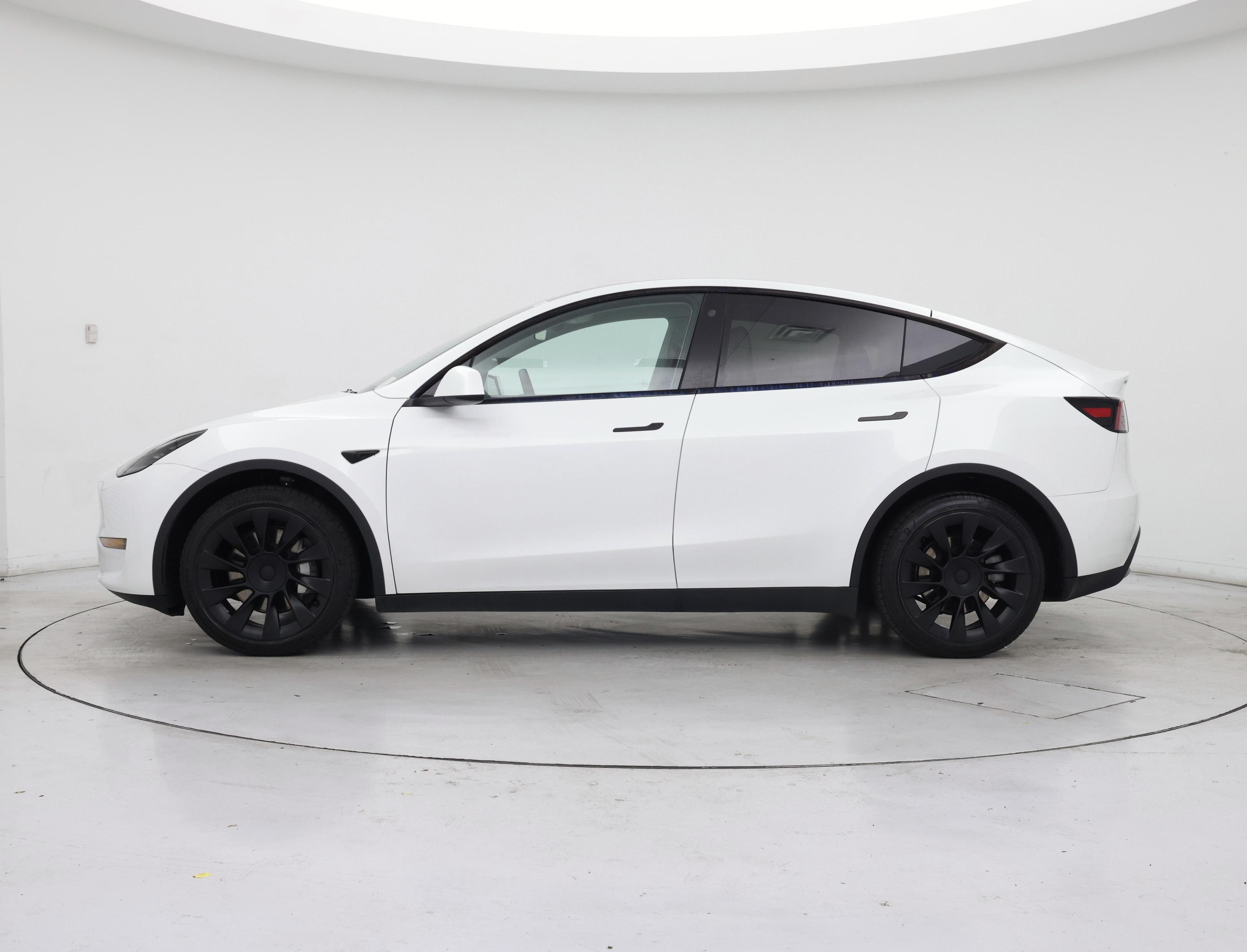 Thumbnail: 2023 Tesla Model Y - 3