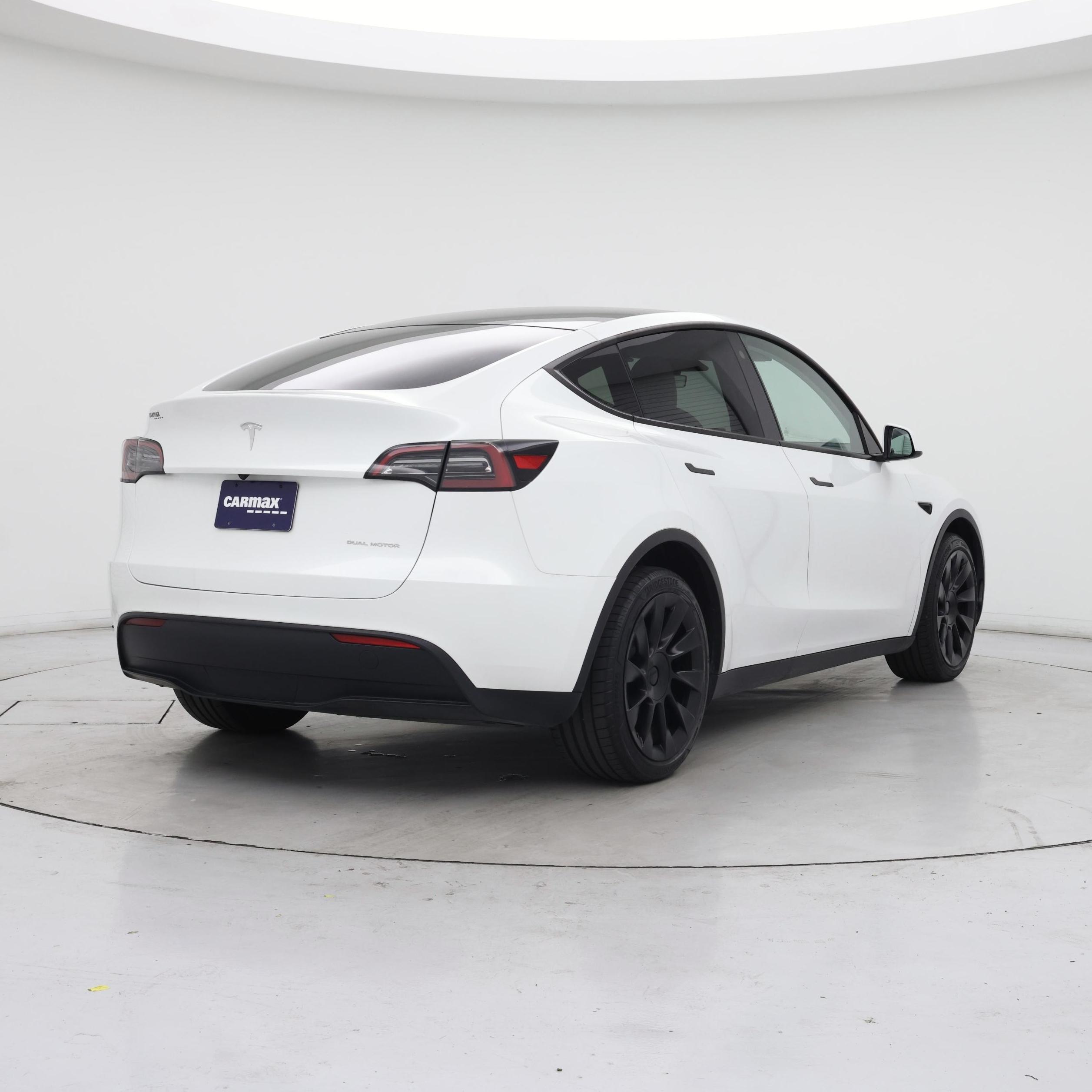 Thumbnail: 2023 Tesla Model Y - 8