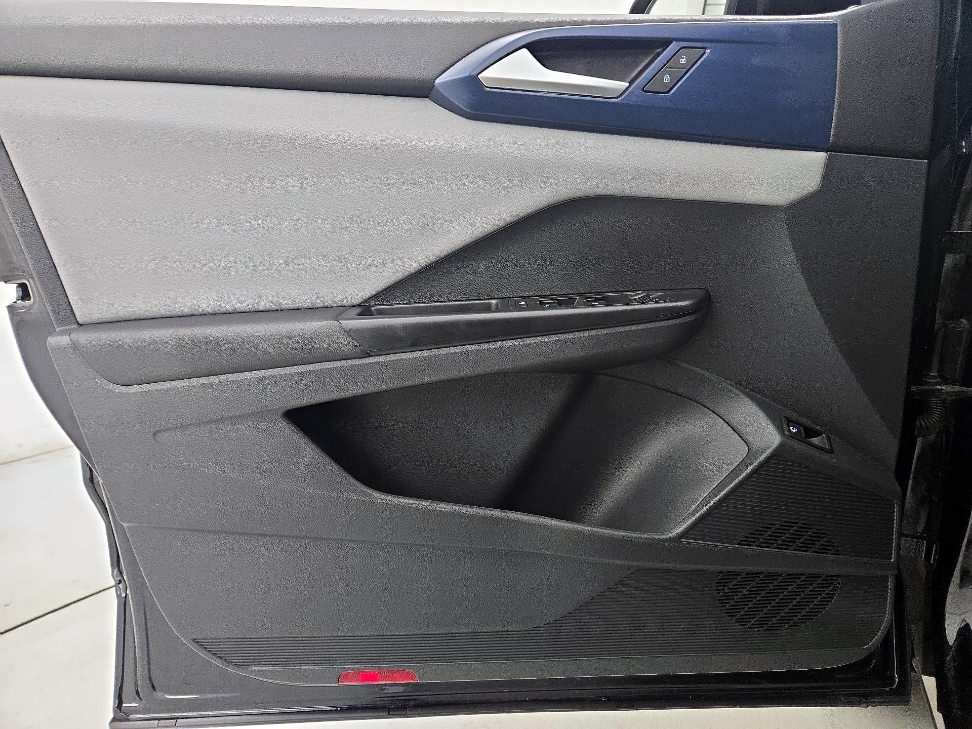 Thumbnail: 2023 Volkswagen Taos - 12