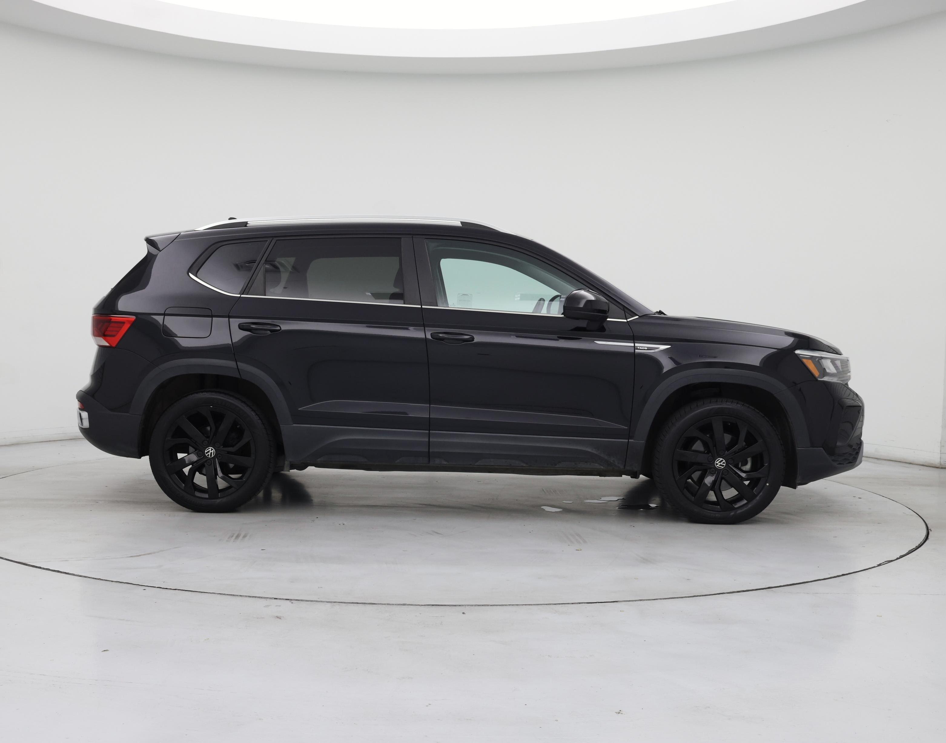 Thumbnail: 2023 Volkswagen Taos - 7