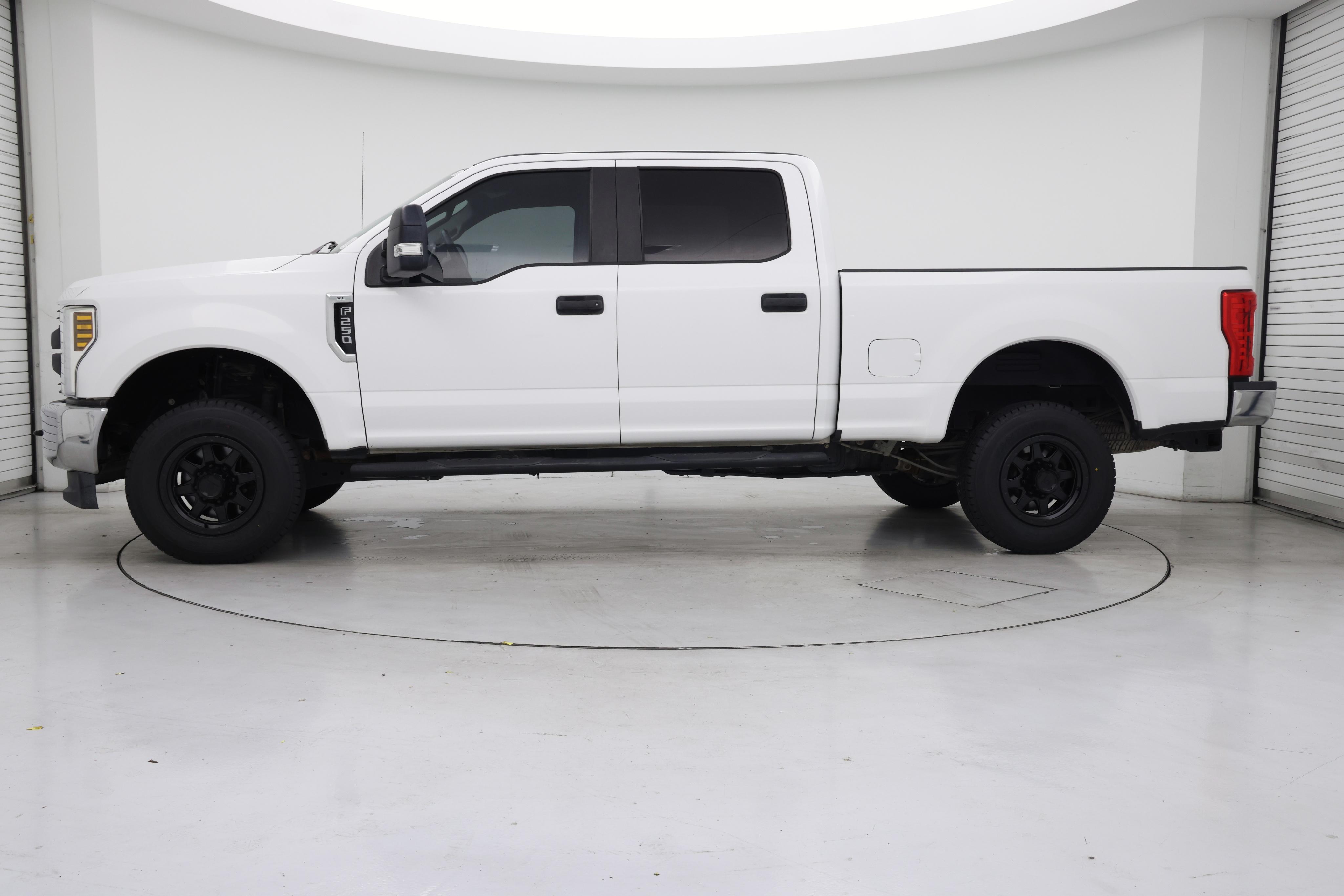 Thumbnail: 2019 Ford F-250 - 3