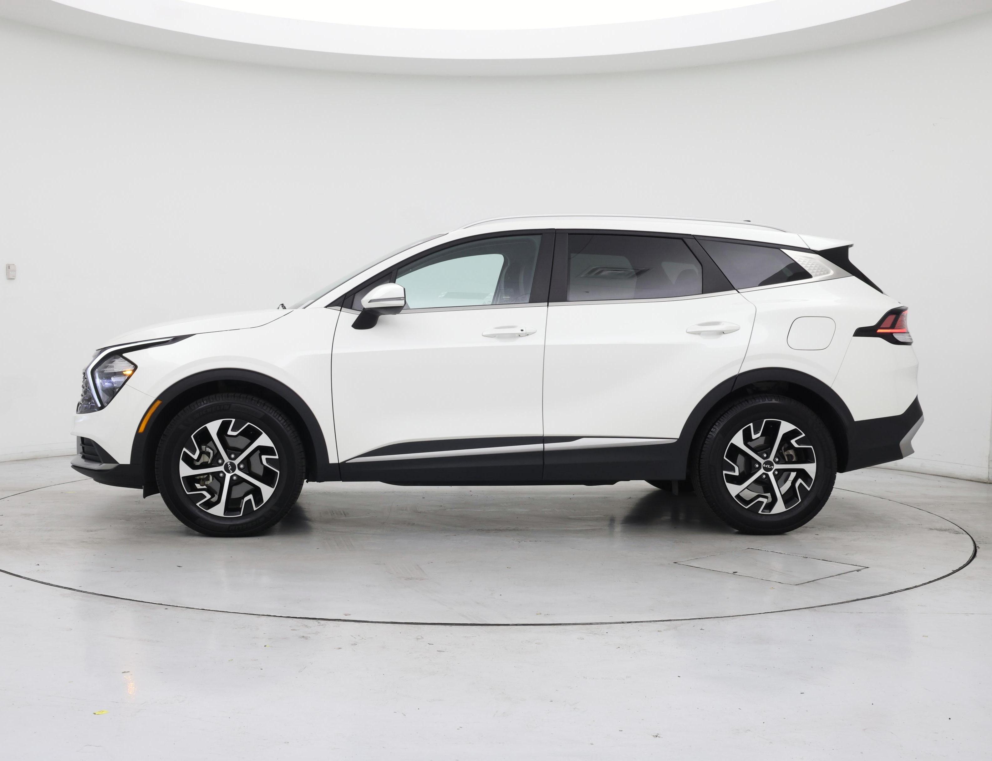 Thumbnail: 2023 Kia Sportage - 3