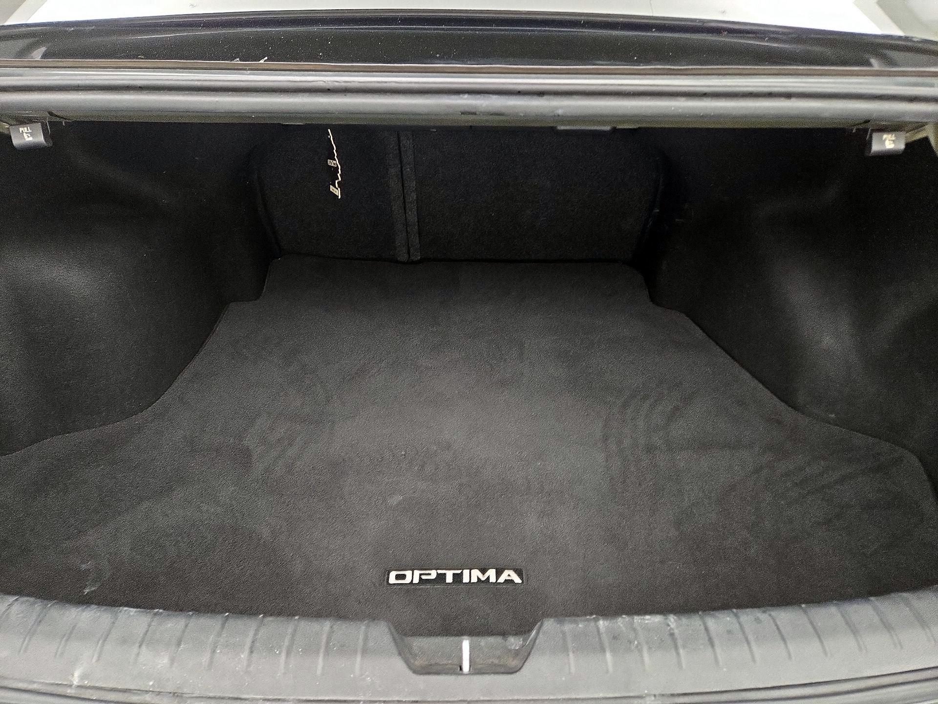 Thumbnail: 2016 Kia Optima - 19