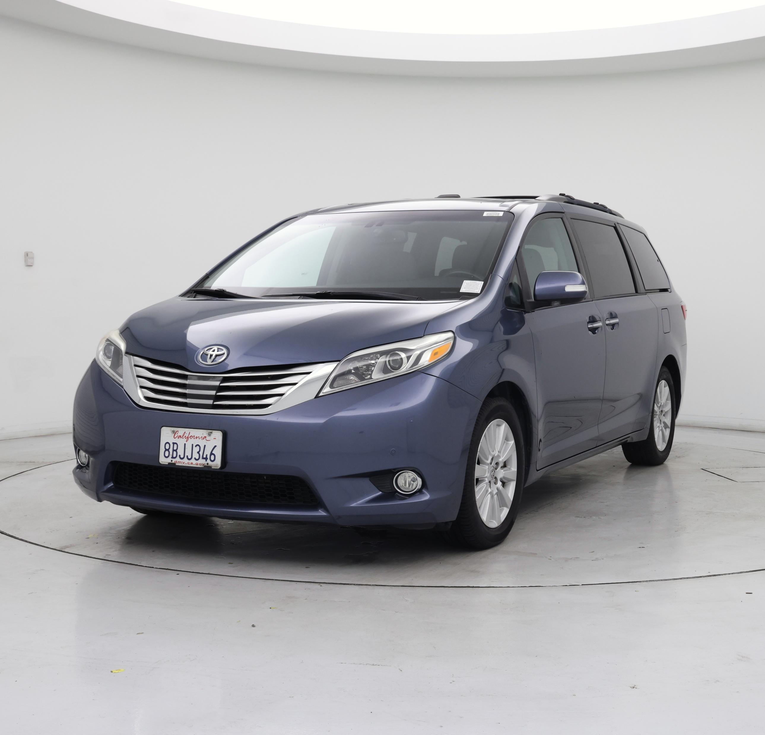 Thumbnail: 2017 Toyota Sienna - 4