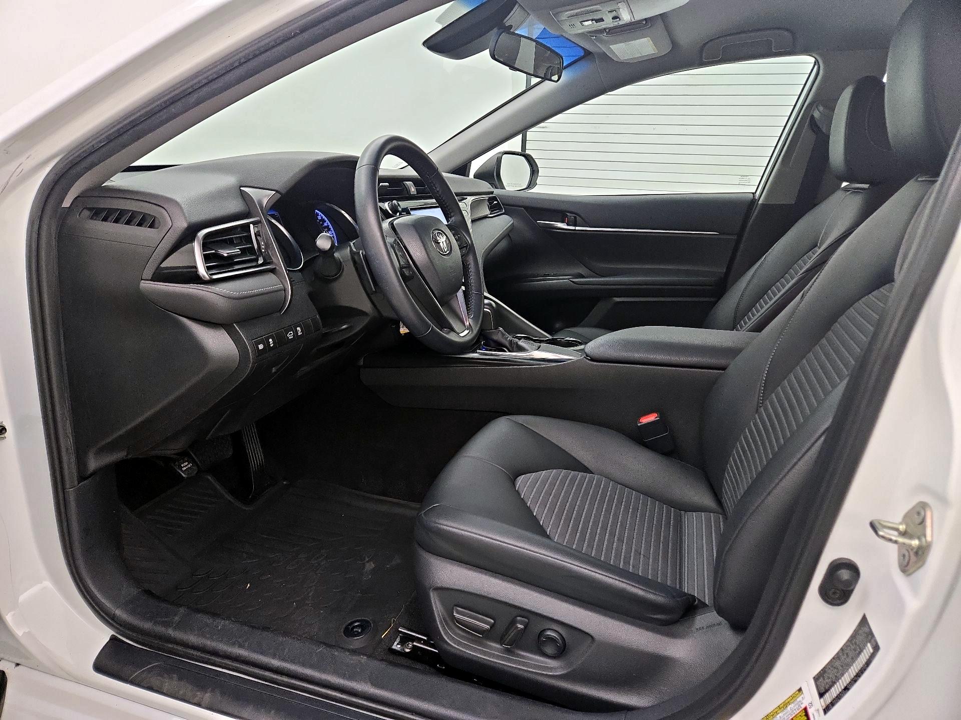 Thumbnail: 2019 Toyota Camry - 11