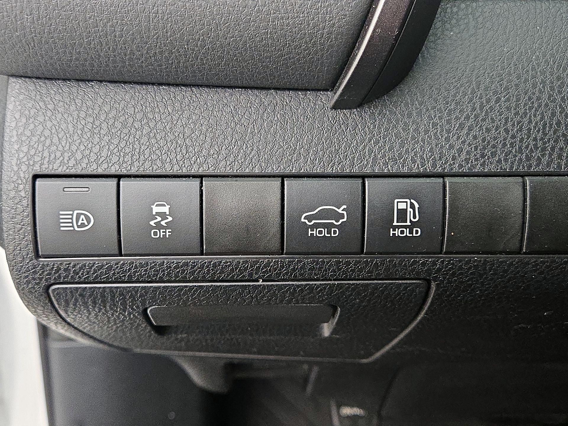 Thumbnail: 2019 Toyota Camry - 13
