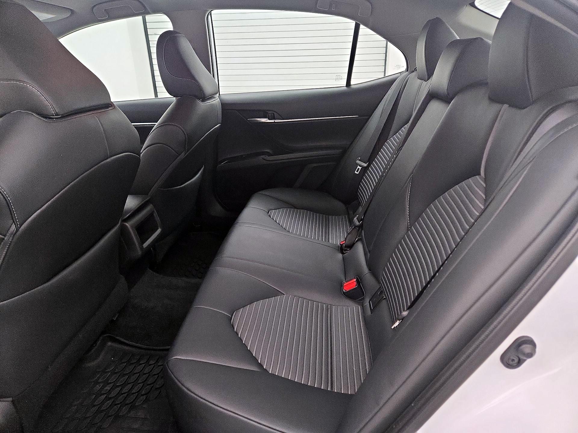 Thumbnail: 2019 Toyota Camry - 18