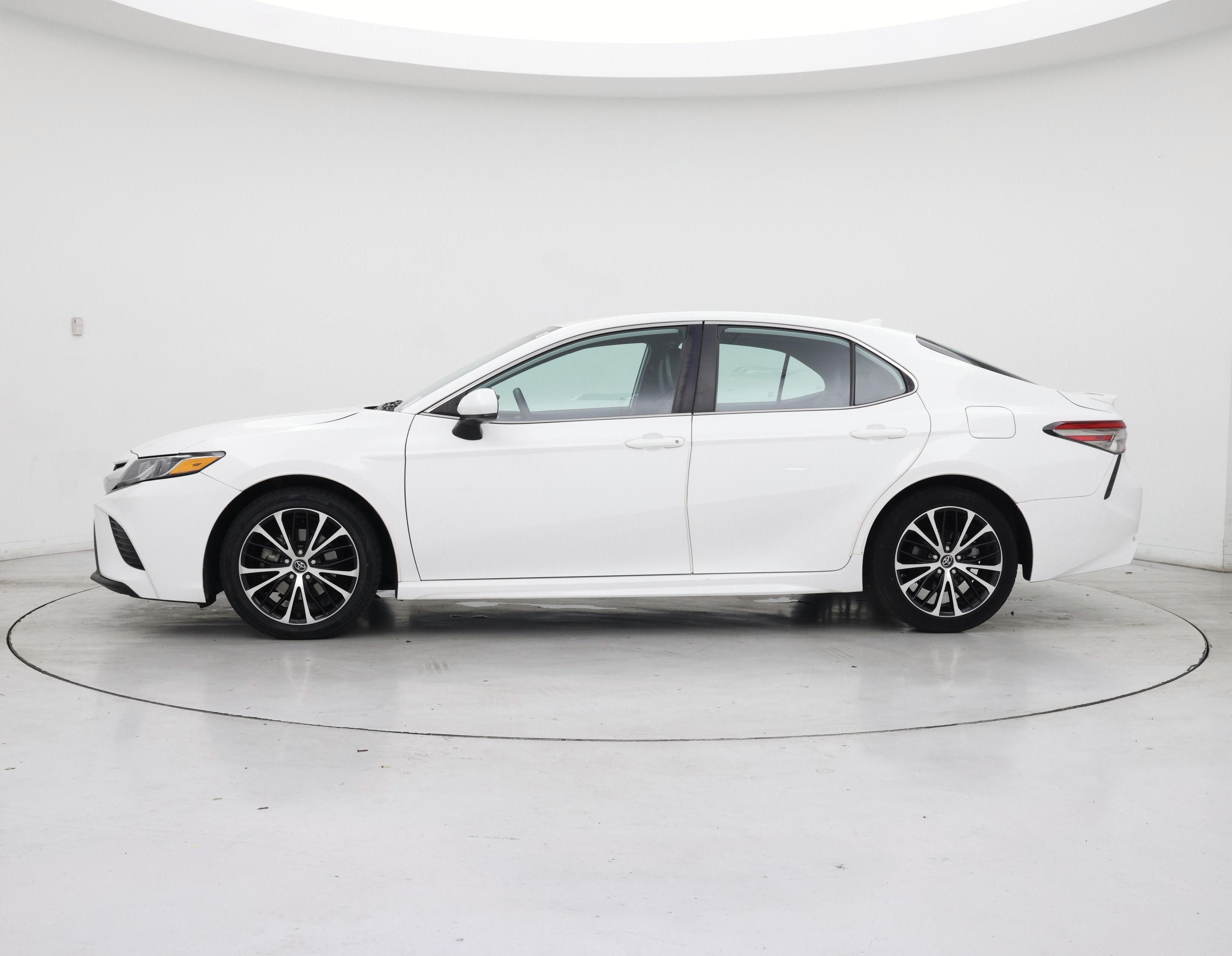 Thumbnail: 2019 Toyota Camry - 3
