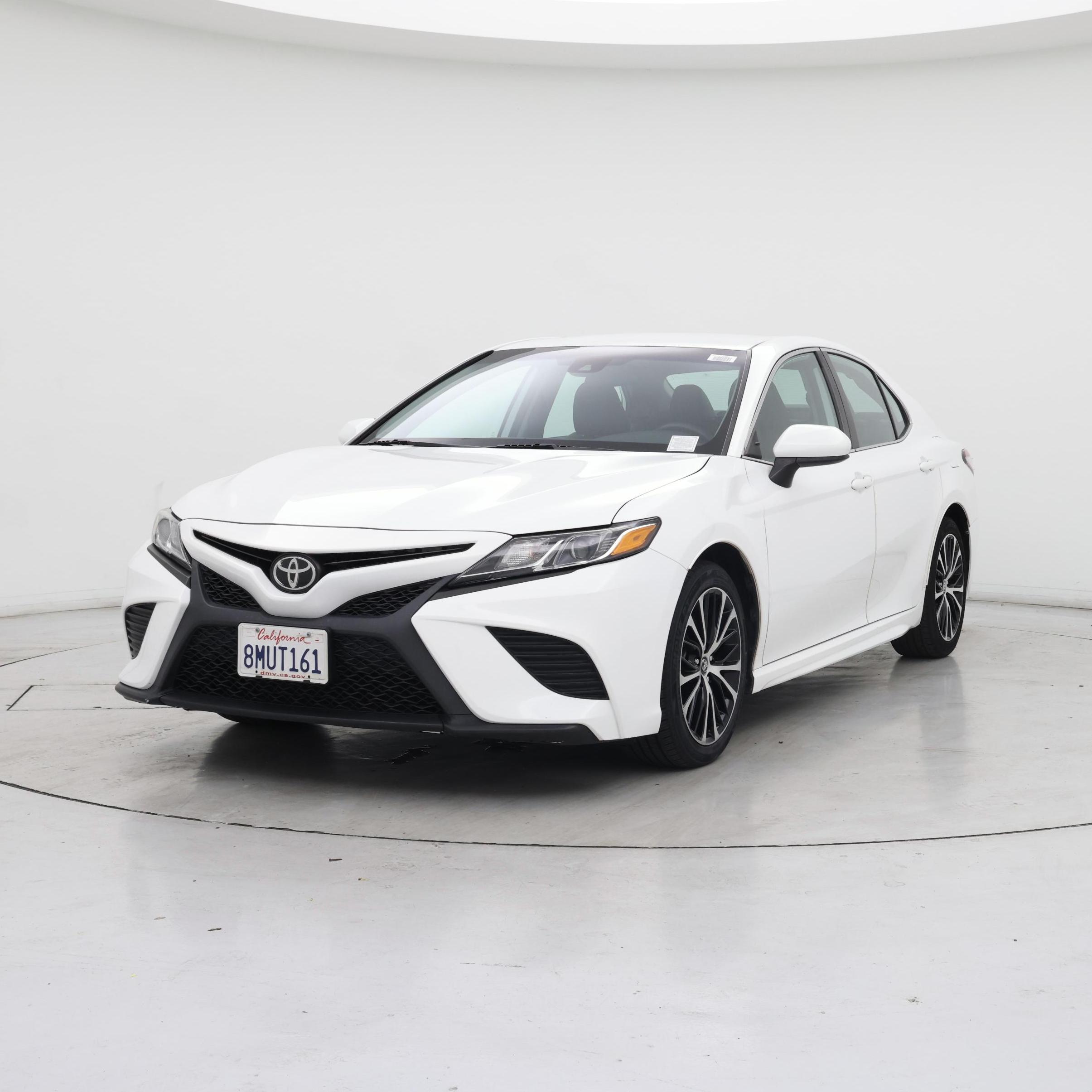Thumbnail: 2019 Toyota Camry - 4