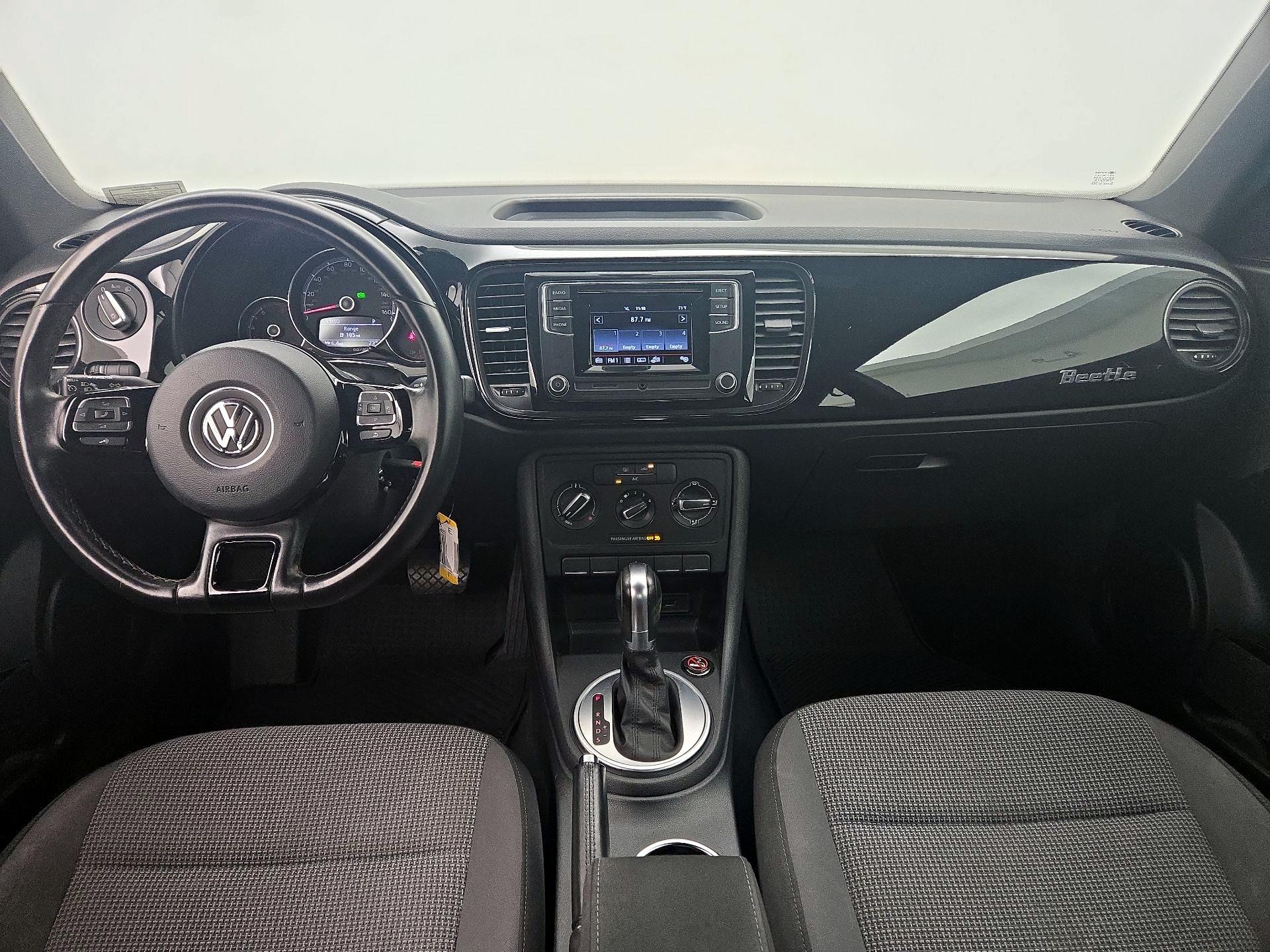 Thumbnail: 2017 Volkswagen Beetle - 9