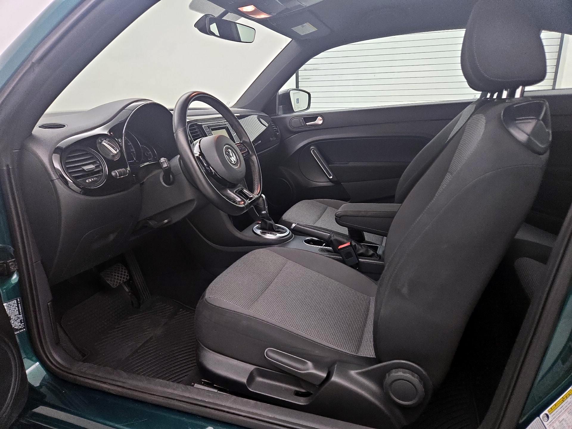 Thumbnail: 2017 Volkswagen Beetle - 11