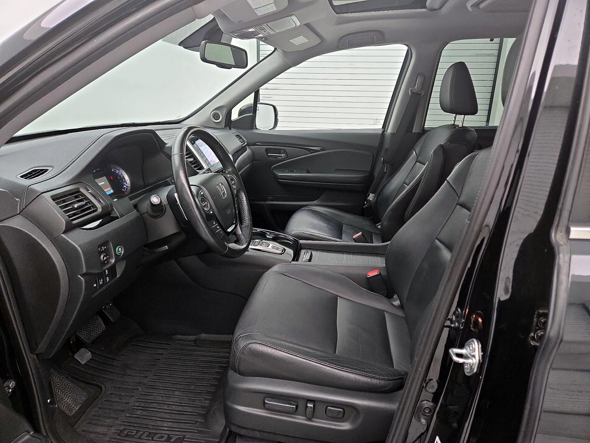 Thumbnail: 2016 Honda Pilot - 11