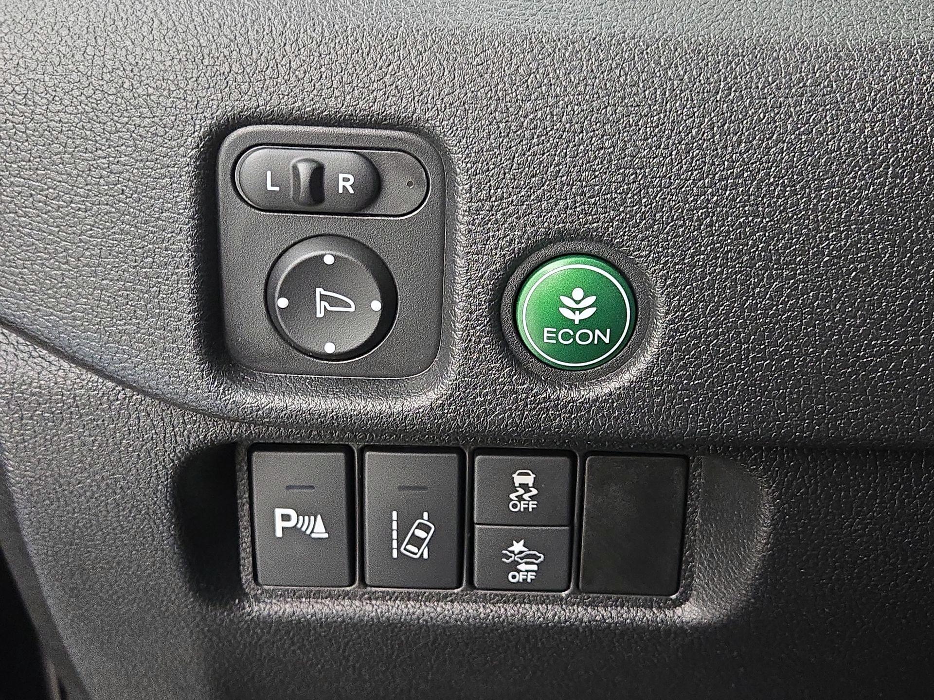 Thumbnail: 2016 Honda Pilot - 13