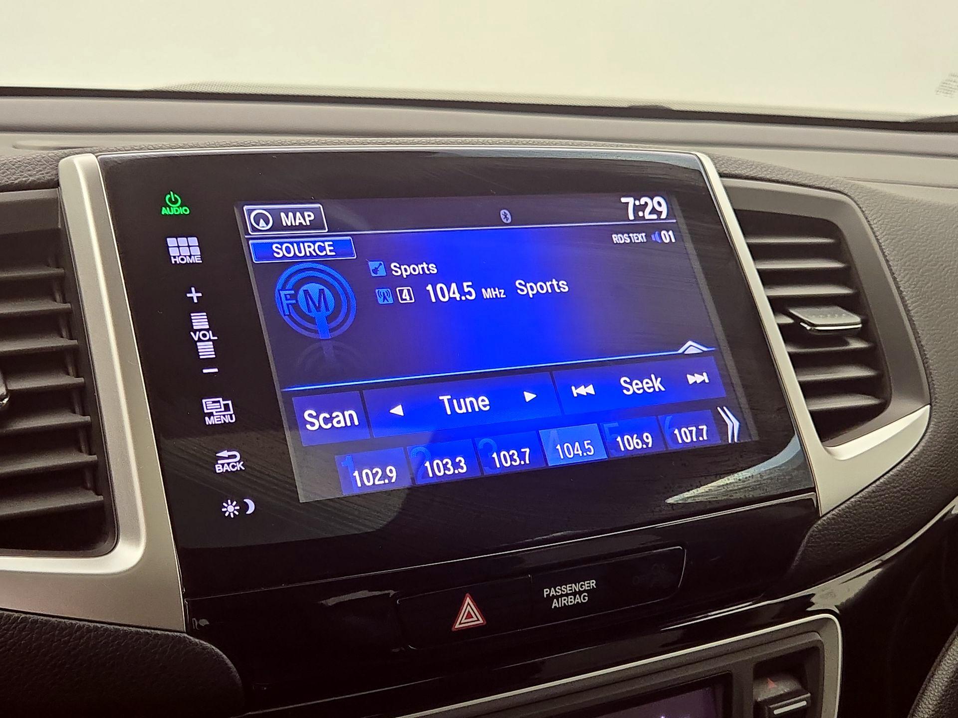 Thumbnail: 2016 Honda Pilot - 16