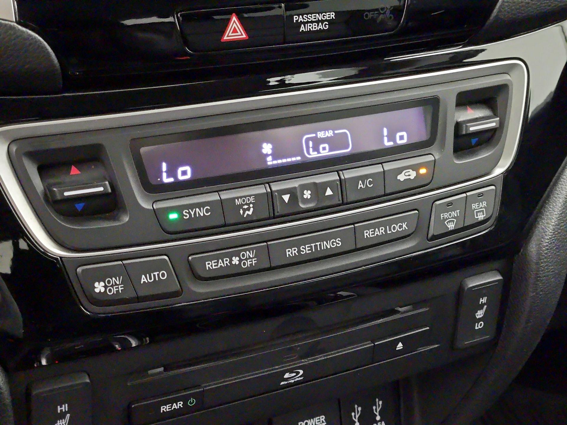Thumbnail: 2016 Honda Pilot - 17