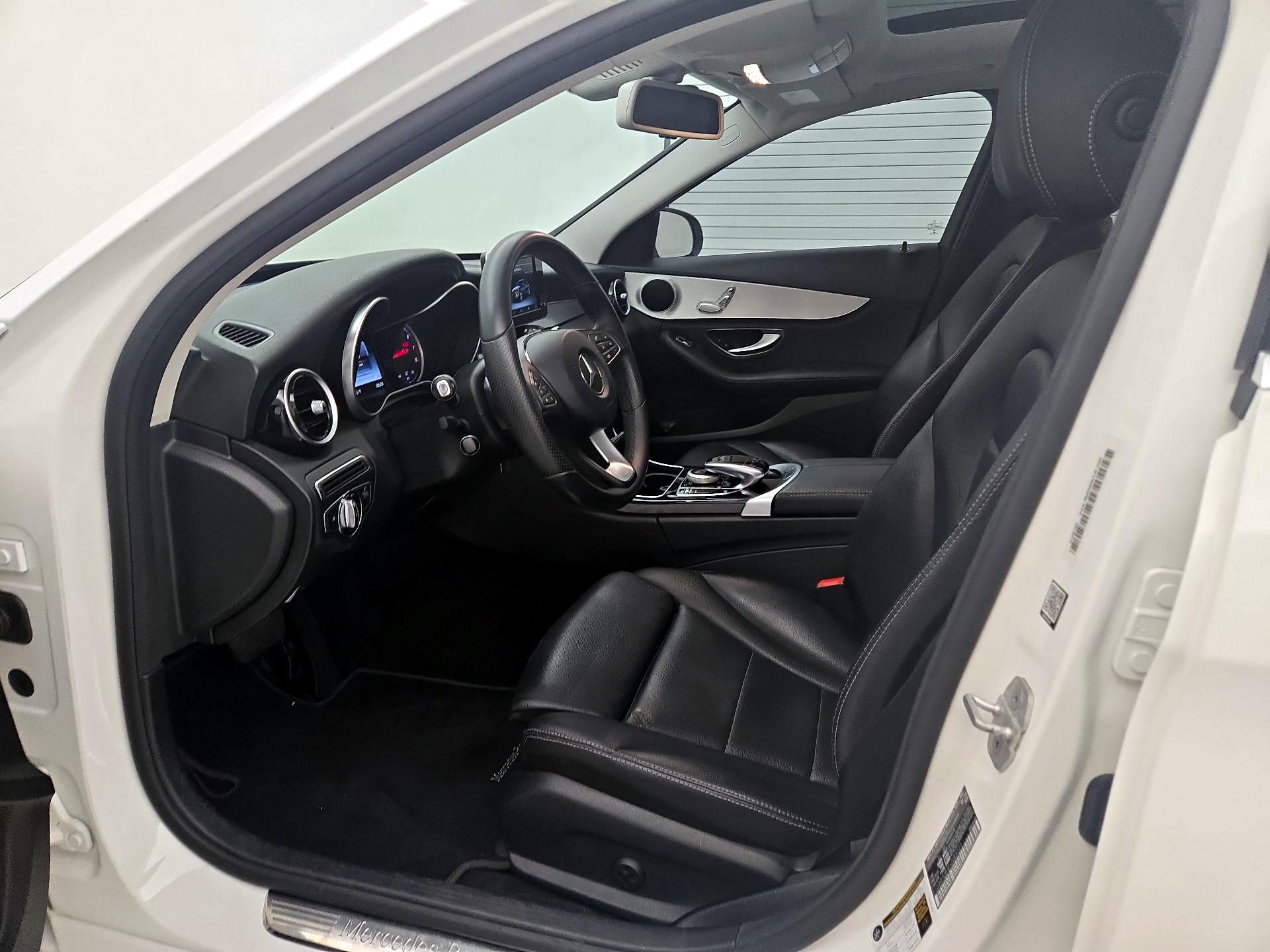 Thumbnail: 2015 Mercedes-Benz C-Class - 11