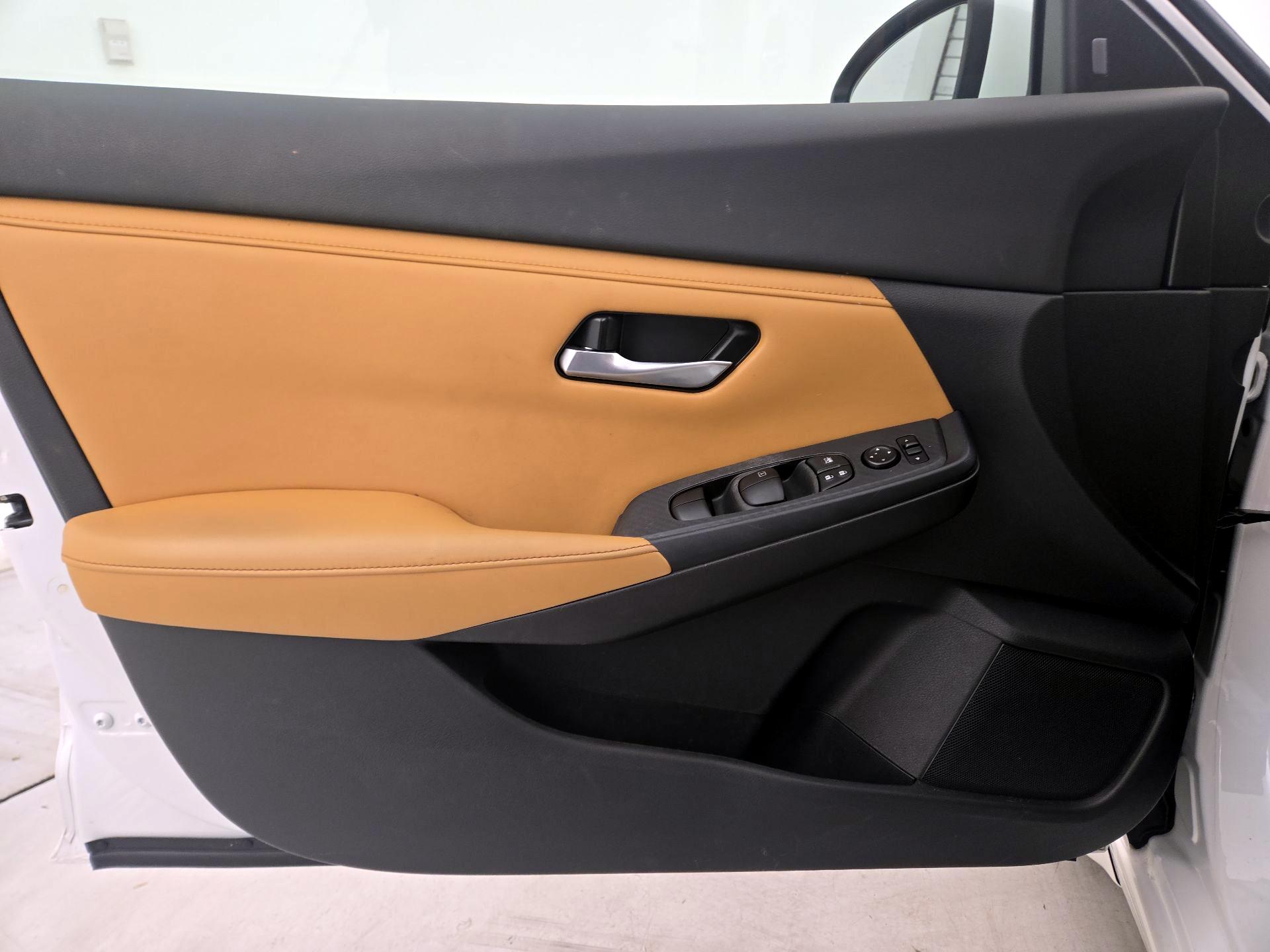 Thumbnail: 2021 Nissan Sentra - 12