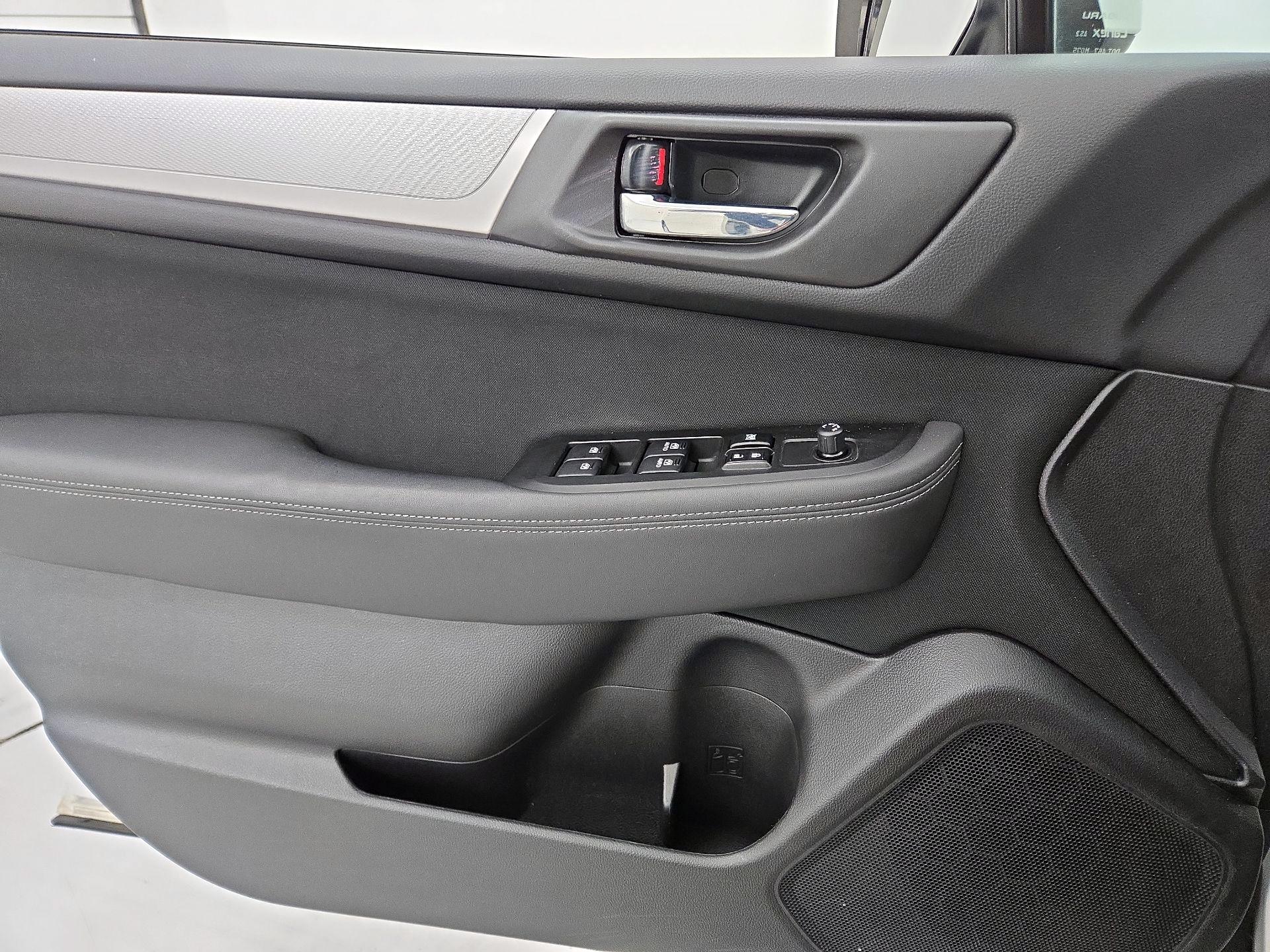 Thumbnail: 2015 Subaru Outback - 12
