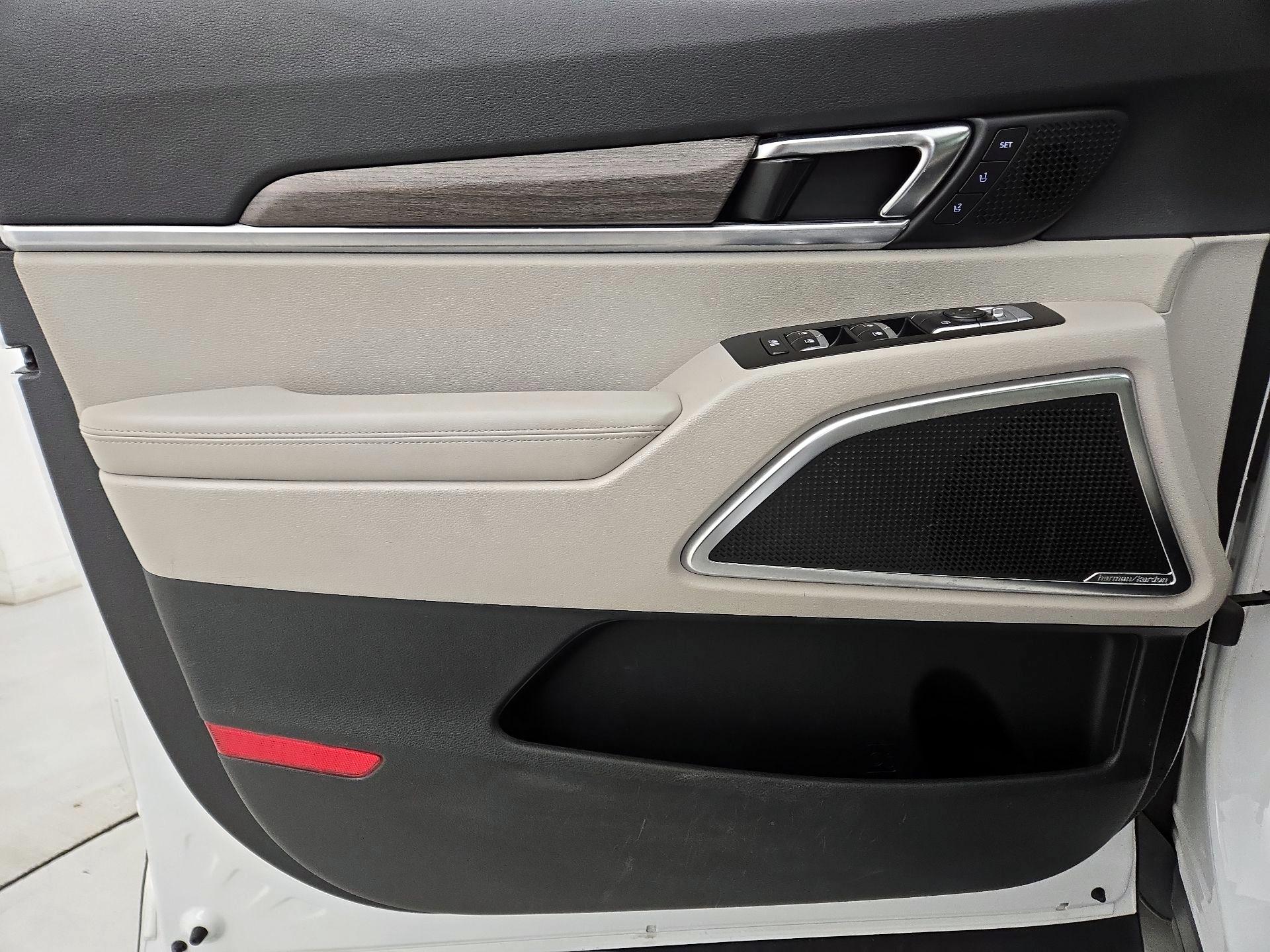 Thumbnail: 2020 Kia Telluride - 12