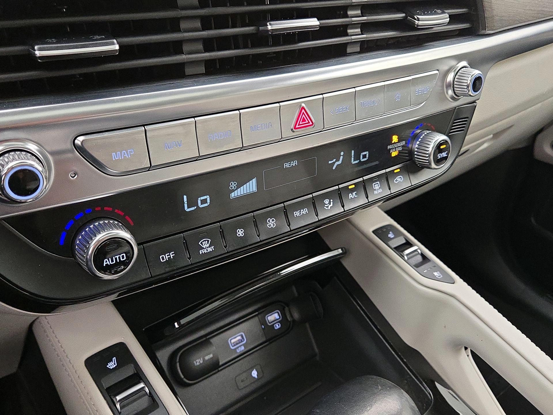 Thumbnail: 2020 Kia Telluride - 16