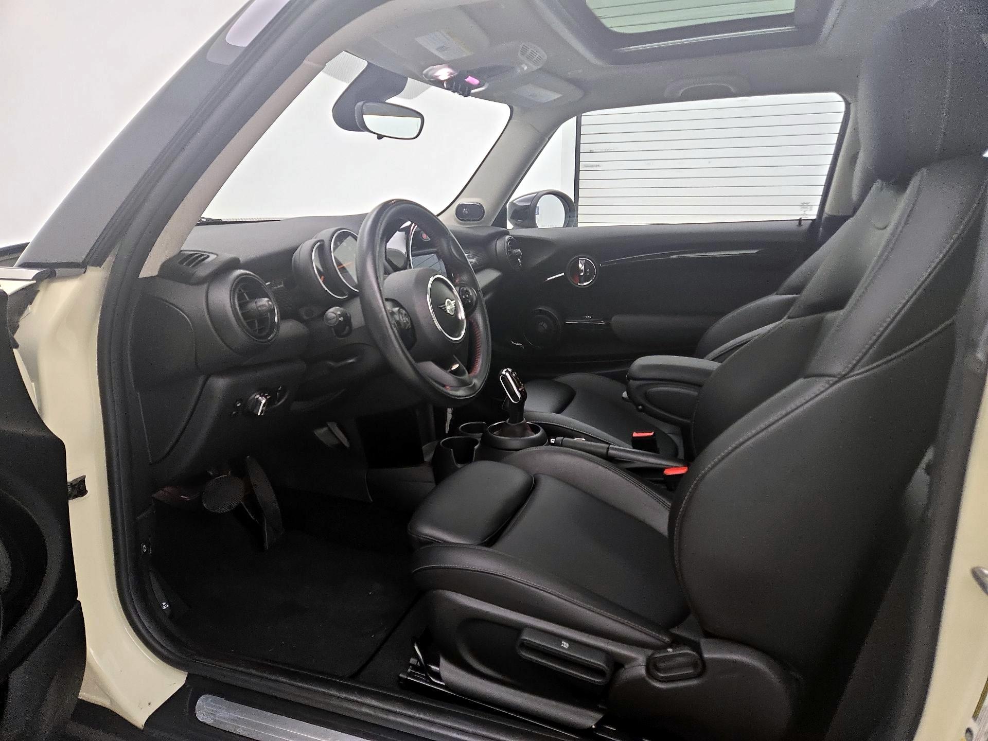 Thumbnail: 2020 MINI Cooper Hardtop - 11