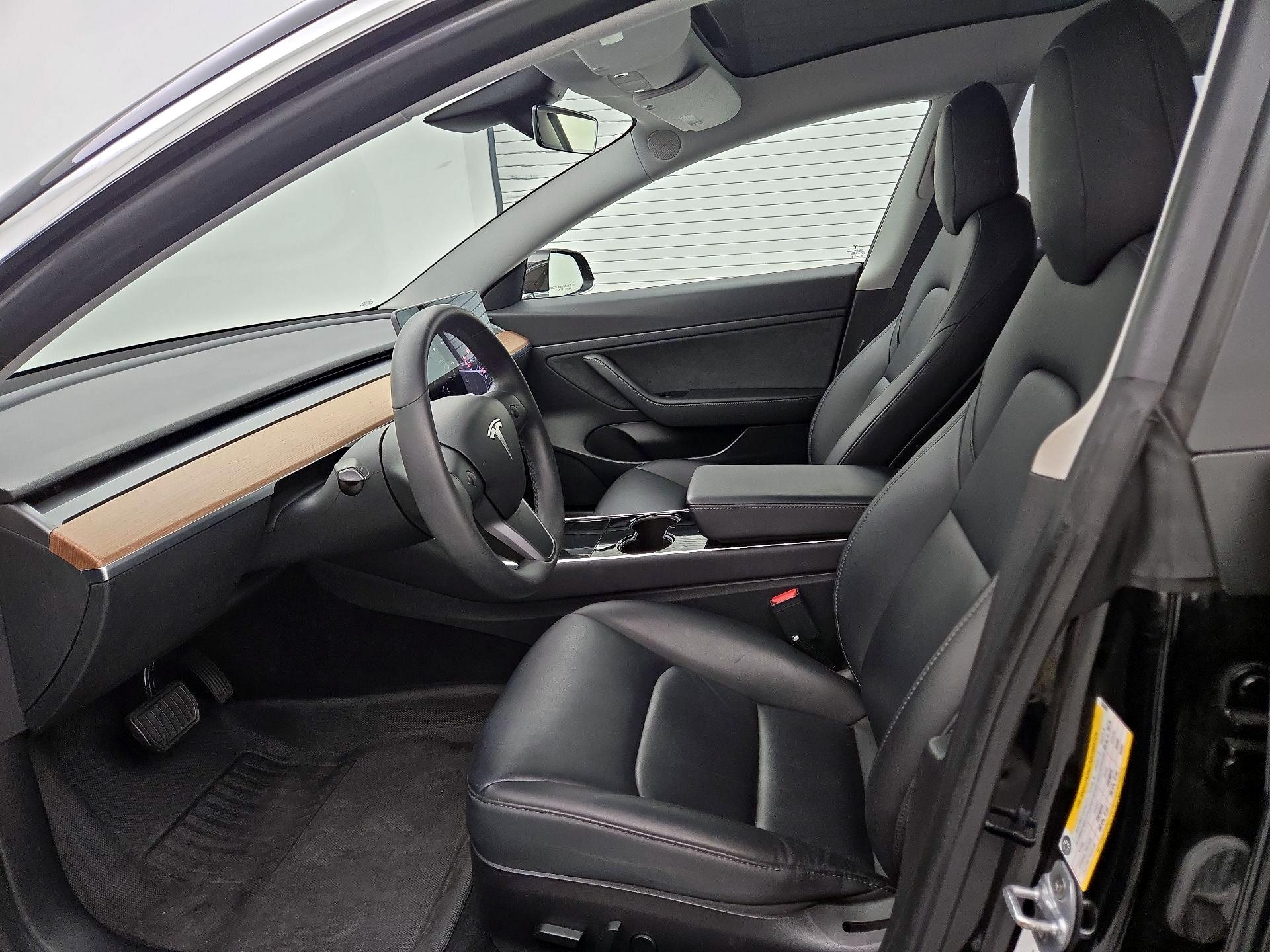 Thumbnail: 2020 Tesla Model 3 - 11