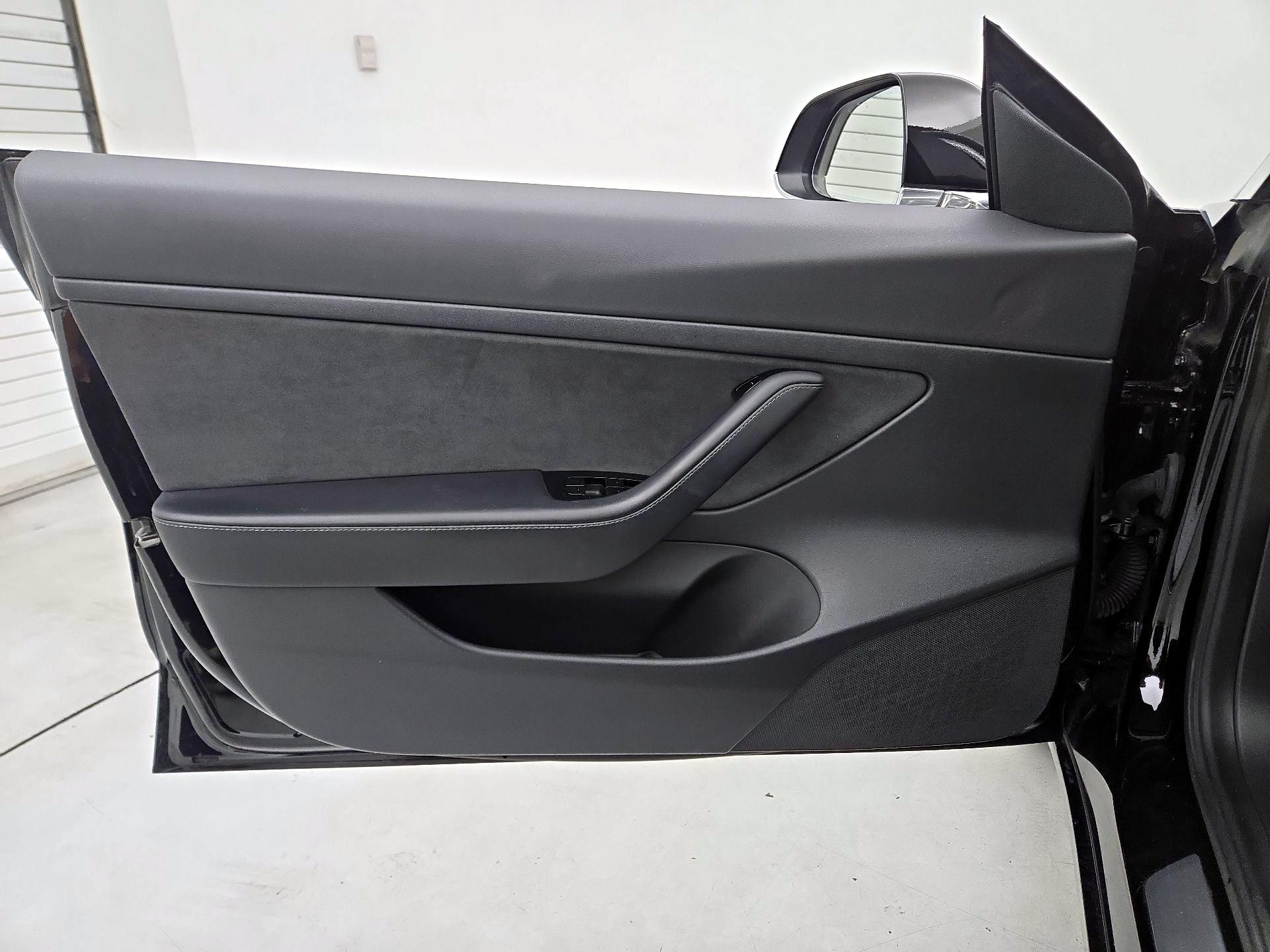 Thumbnail: 2020 Tesla Model 3 - 12