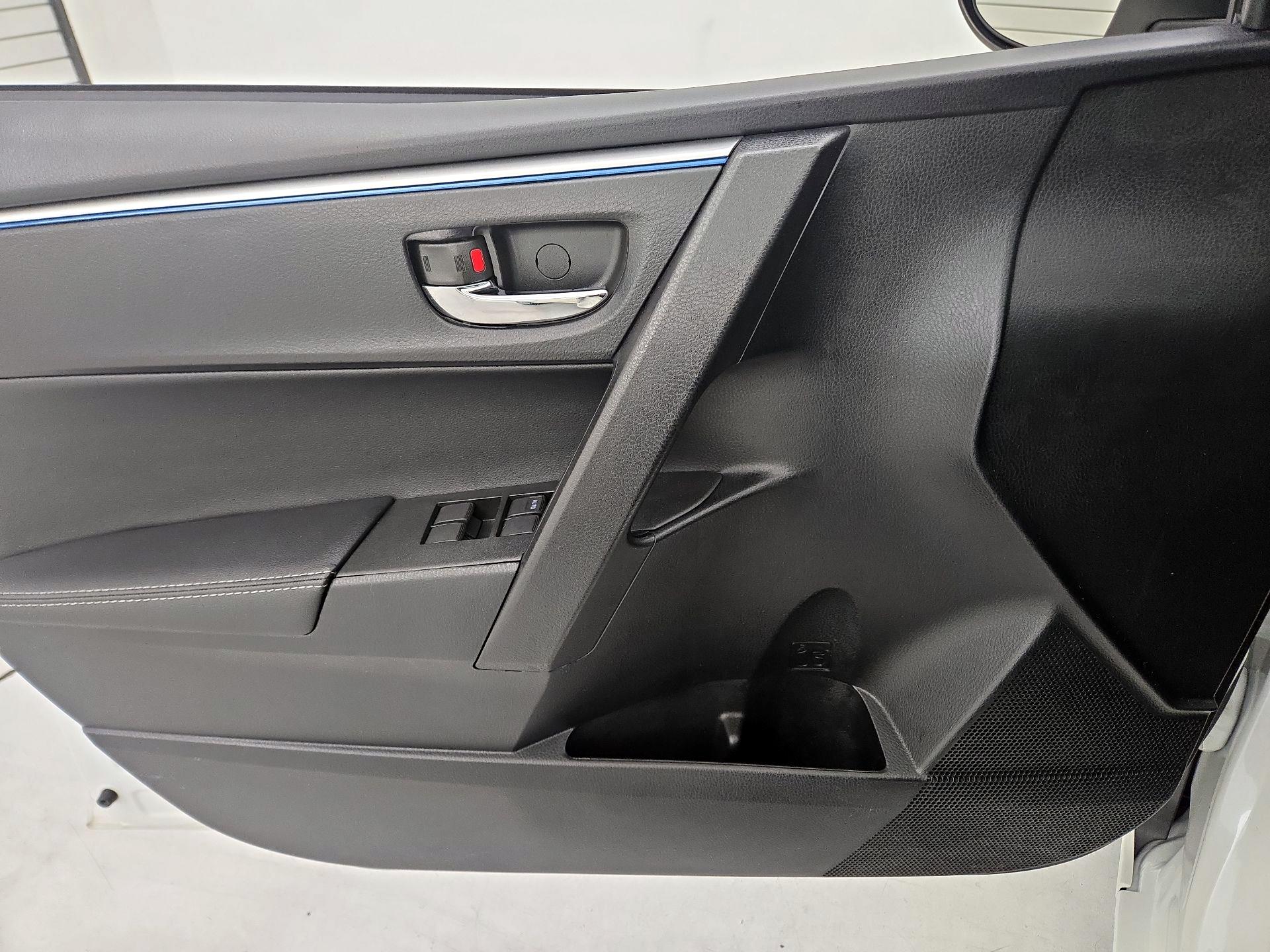 Thumbnail: 2014 Toyota Corolla - 12