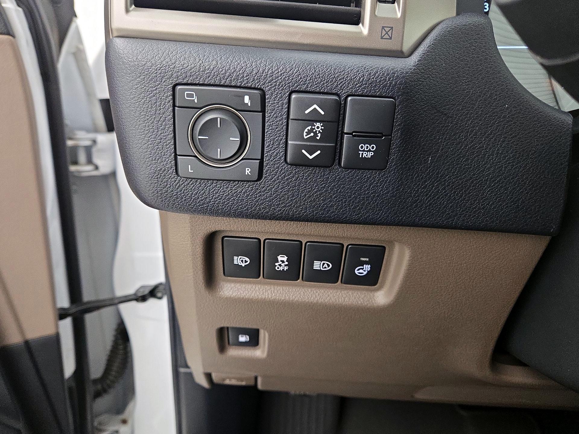 Thumbnail: 2021 Lexus GX - 13