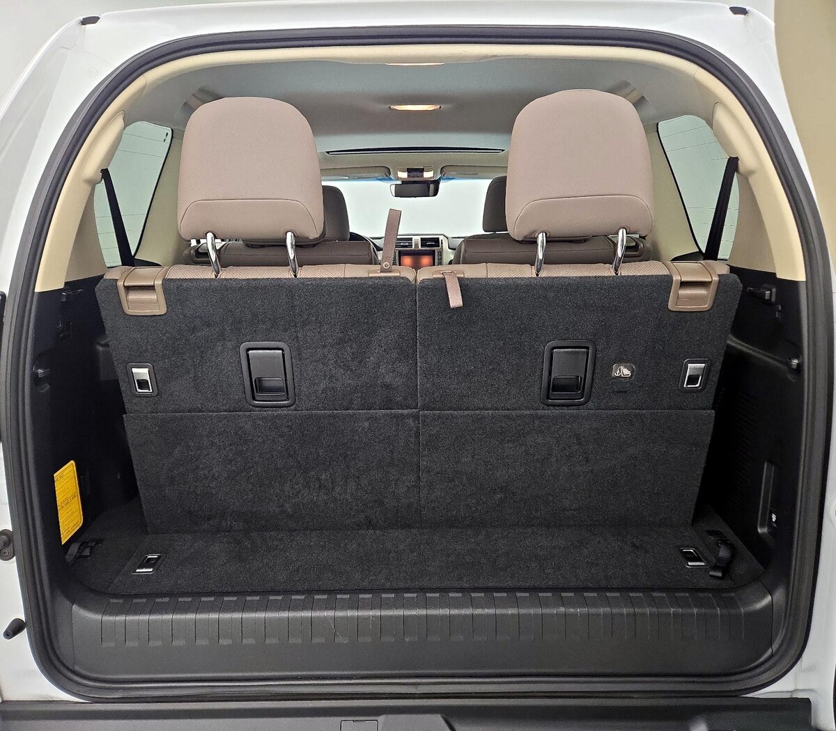 Trunk/Cargo (Seats Up)