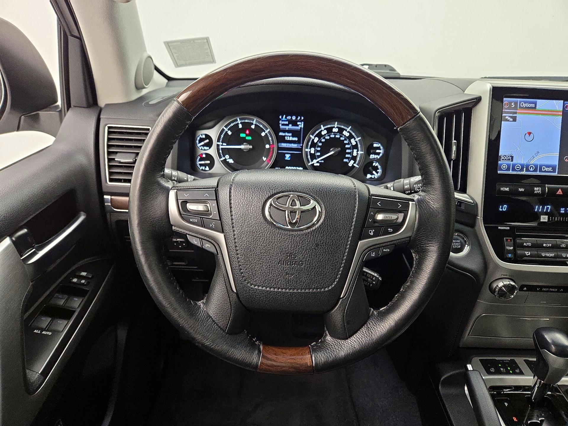 Thumbnail: 2016 Toyota Land Cruiser - 10