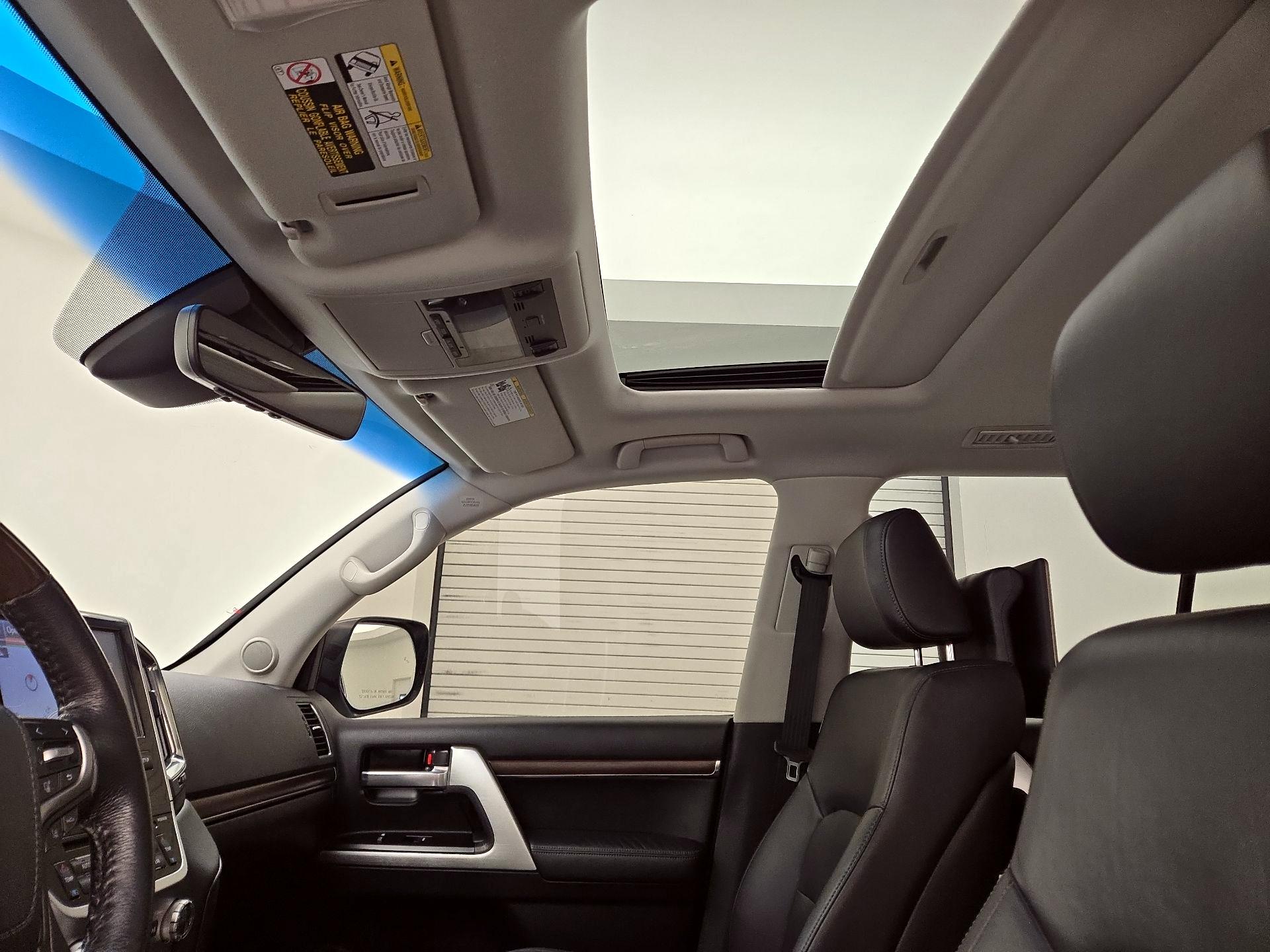 Thumbnail: 2016 Toyota Land Cruiser - 19