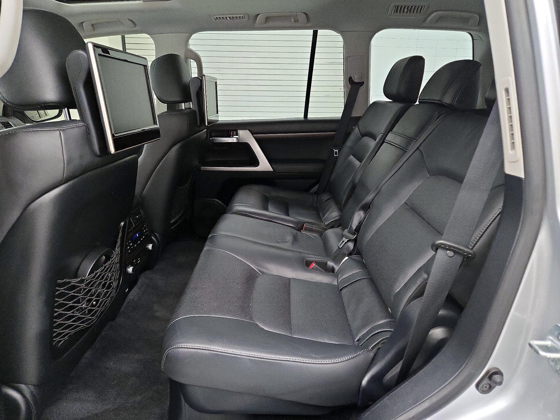 Thumbnail: 2016 Toyota Land Cruiser - 20