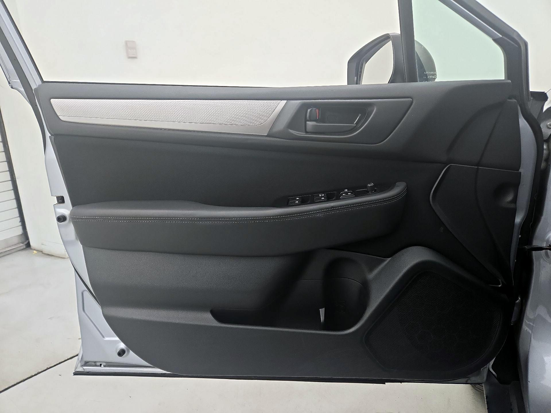 Thumbnail: 2016 Subaru Outback - 12