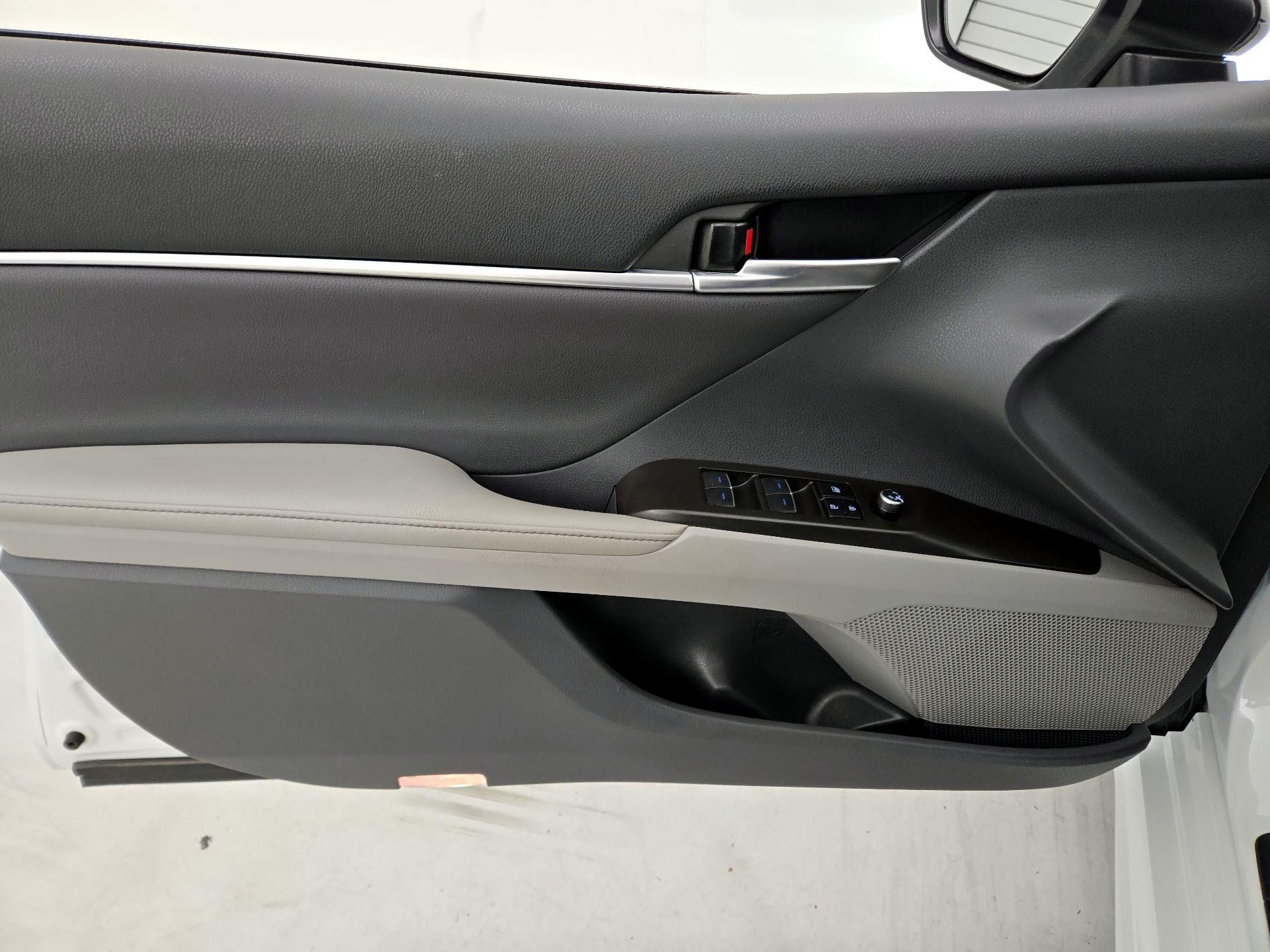Thumbnail: 2023 Toyota Camry - 12