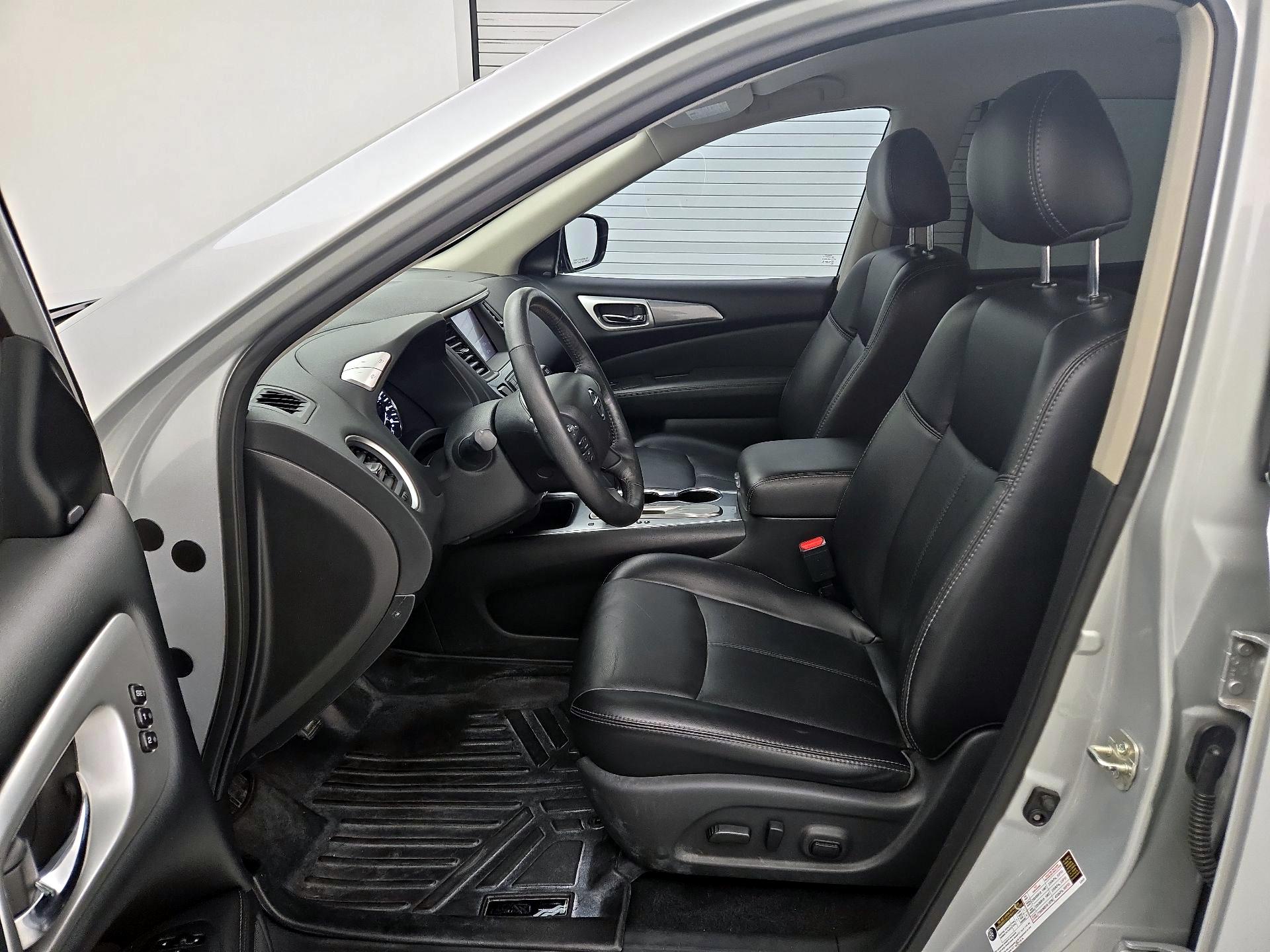 Thumbnail: 2019 Nissan Pathfinder - 11