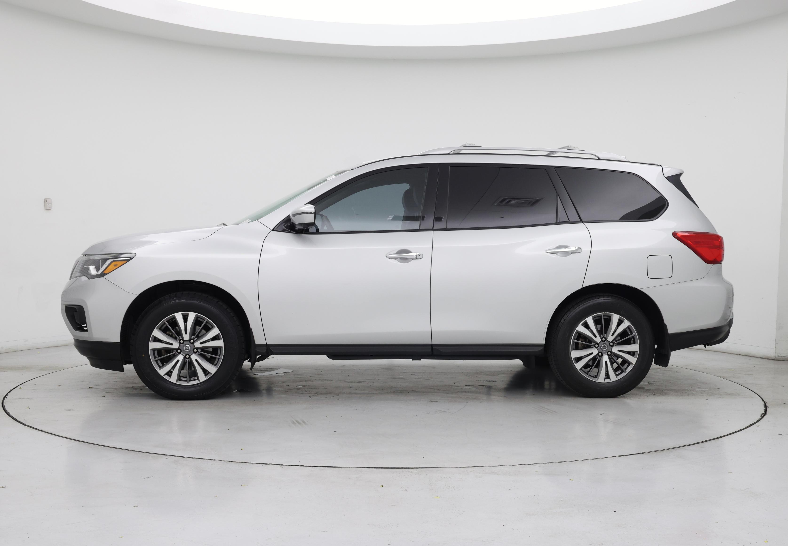 Thumbnail: 2019 Nissan Pathfinder - 3