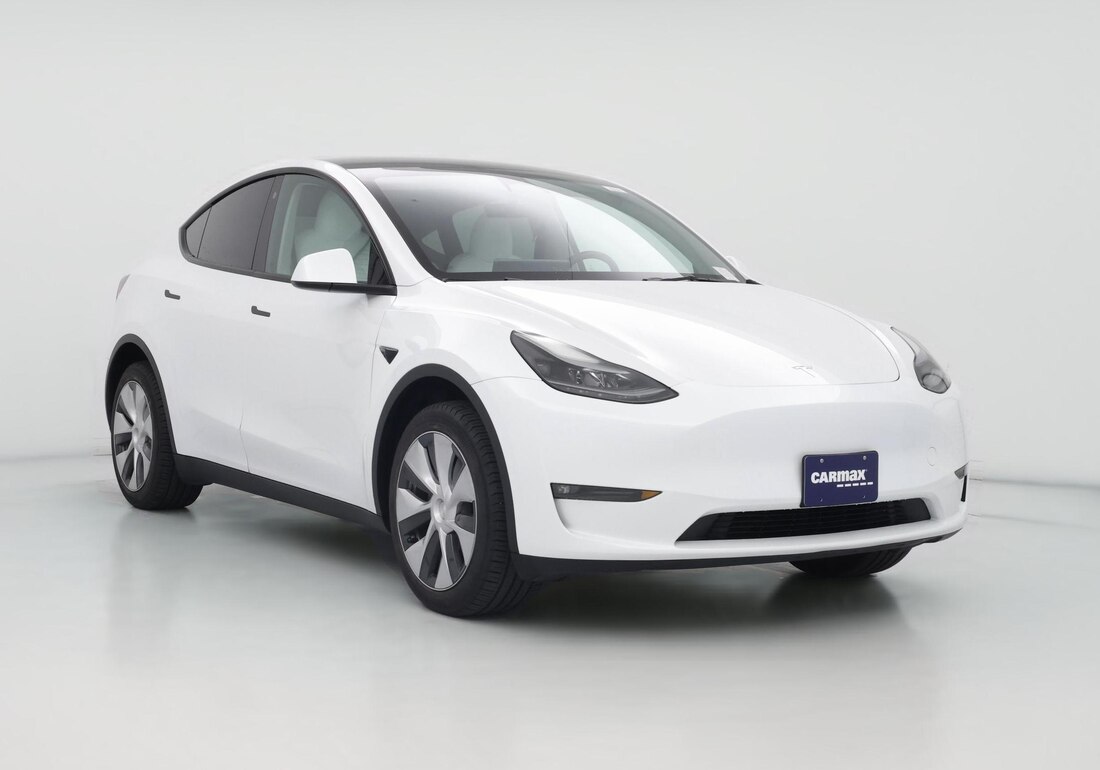 2023 Tesla Model Y Long Range All-Wheel Drive in White — CarMax photo