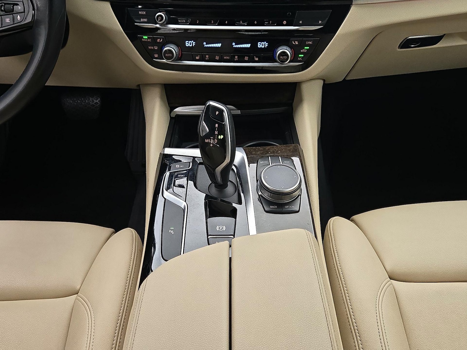 2020 BMW 5 Series 530i - Photo 19
