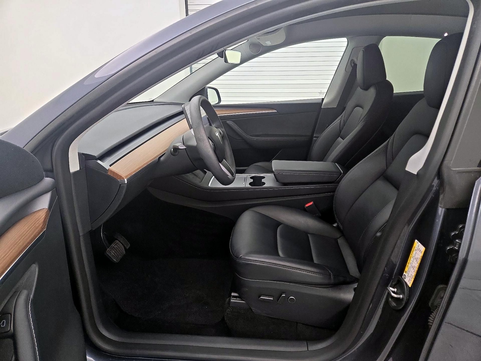 2023 Tesla Model Y Long Range - Photo 12