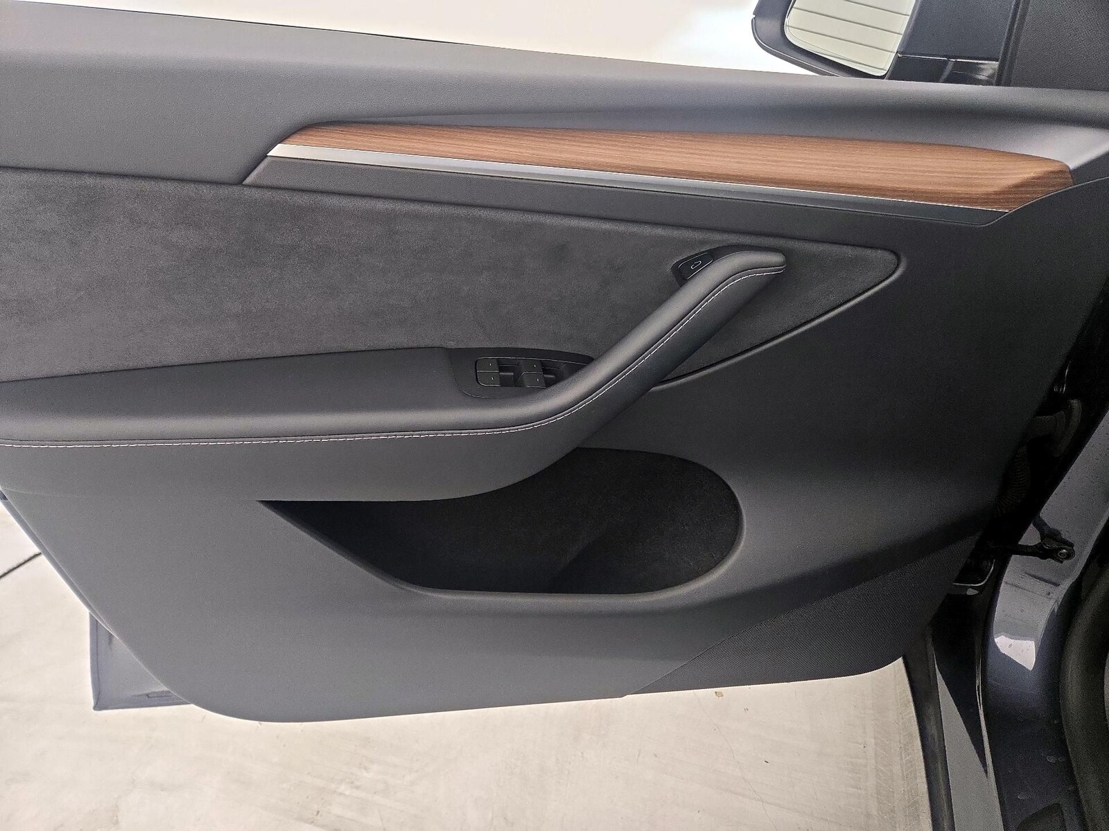 2023 Tesla Model Y Long Range - Photo 13