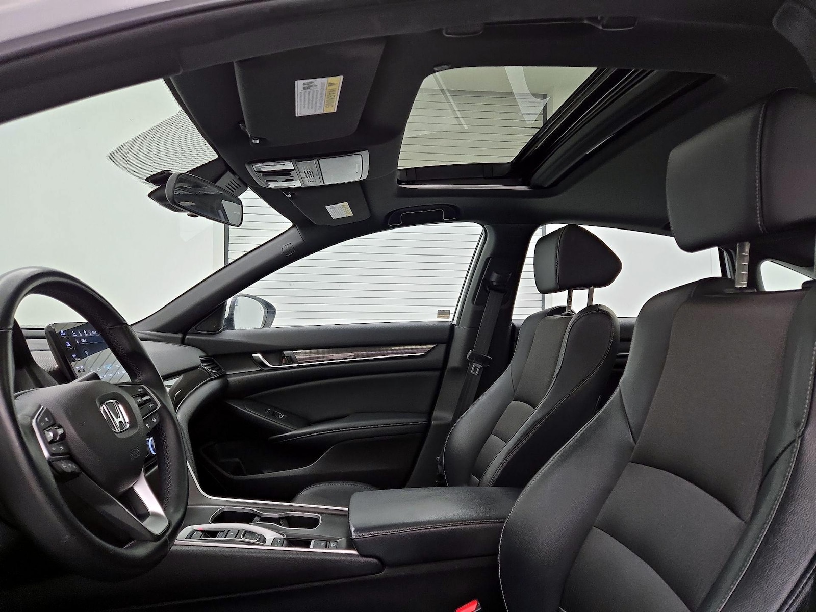 Sunroof(s) & Overhead Airbags